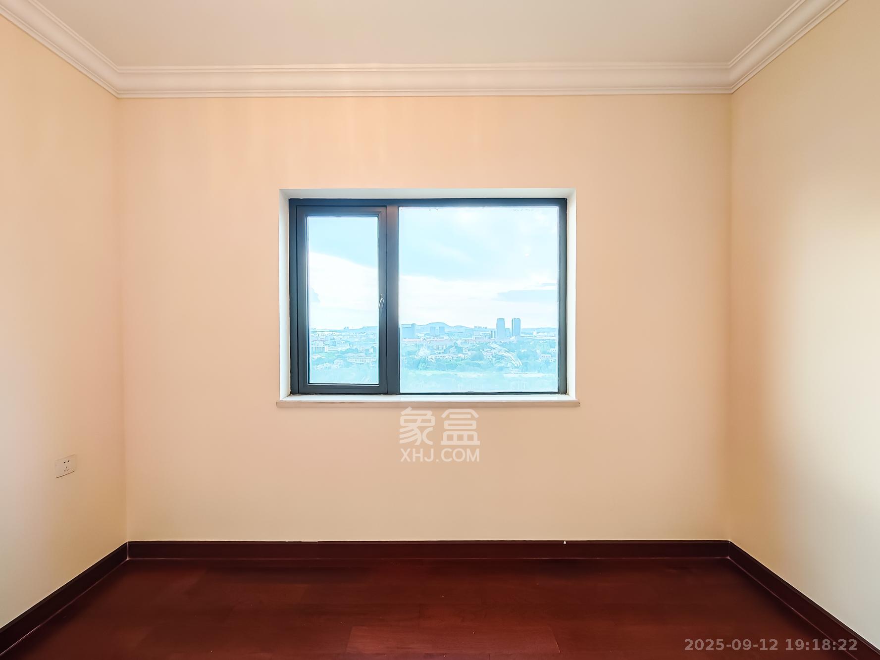 恒大御景天下城一期 4室2厅2卫 93.0万 恒大御景天下城一期 4室2厅2卫 93.0万卧室