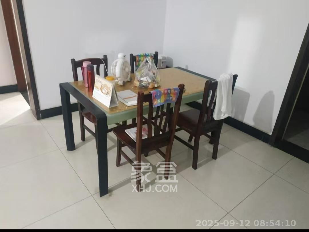 长丰小区 2室1厅1卫 1700.0元/月 长丰小区 2室1厅1卫 1700.0元/月室内图