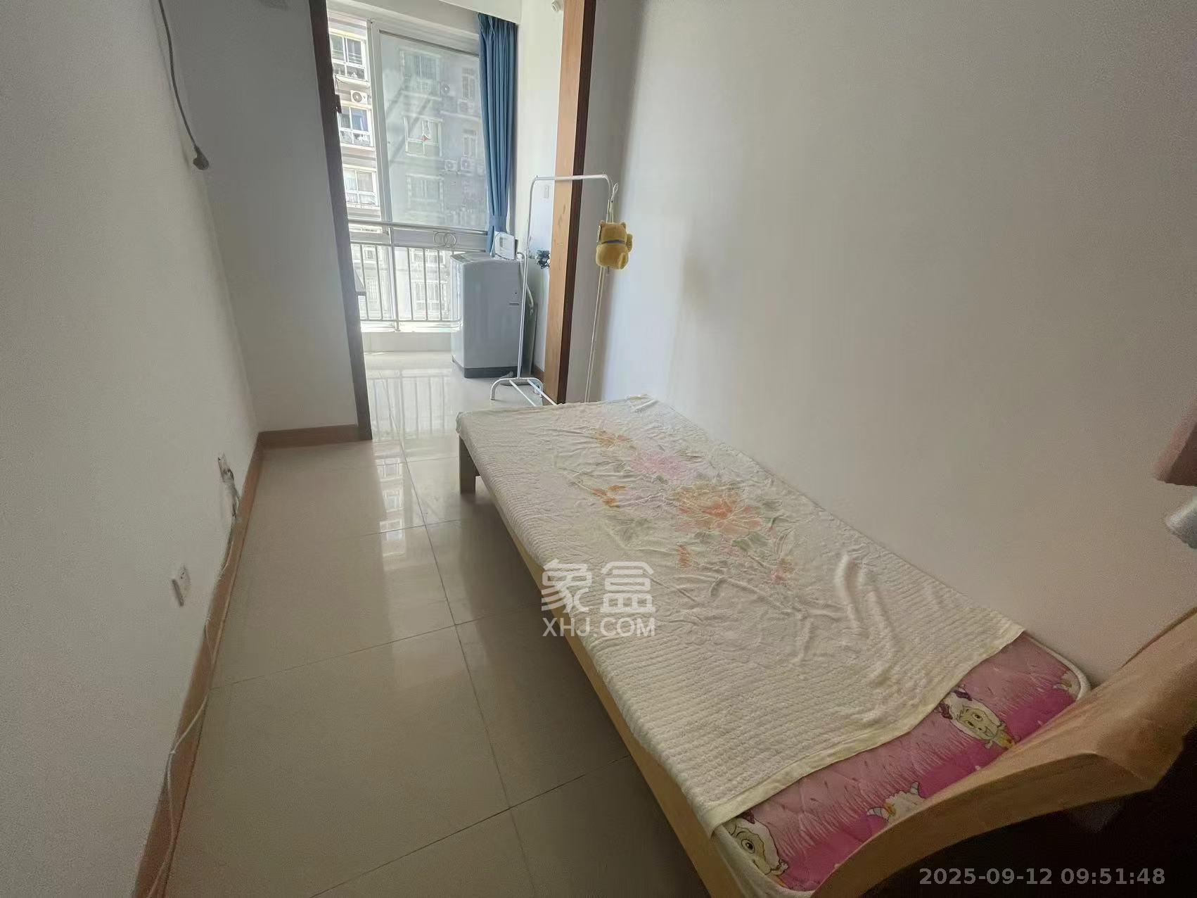 五一华府  2室1厅1卫    2200.0元/月室内图