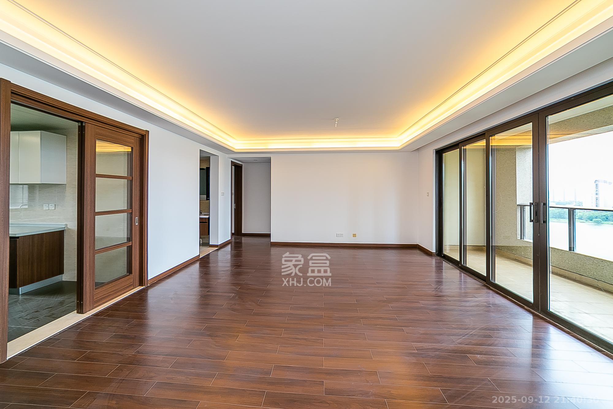 万科紫台 3室2厅2卫 265.0万 万科紫台 3室2厅2卫 265.0万客厅