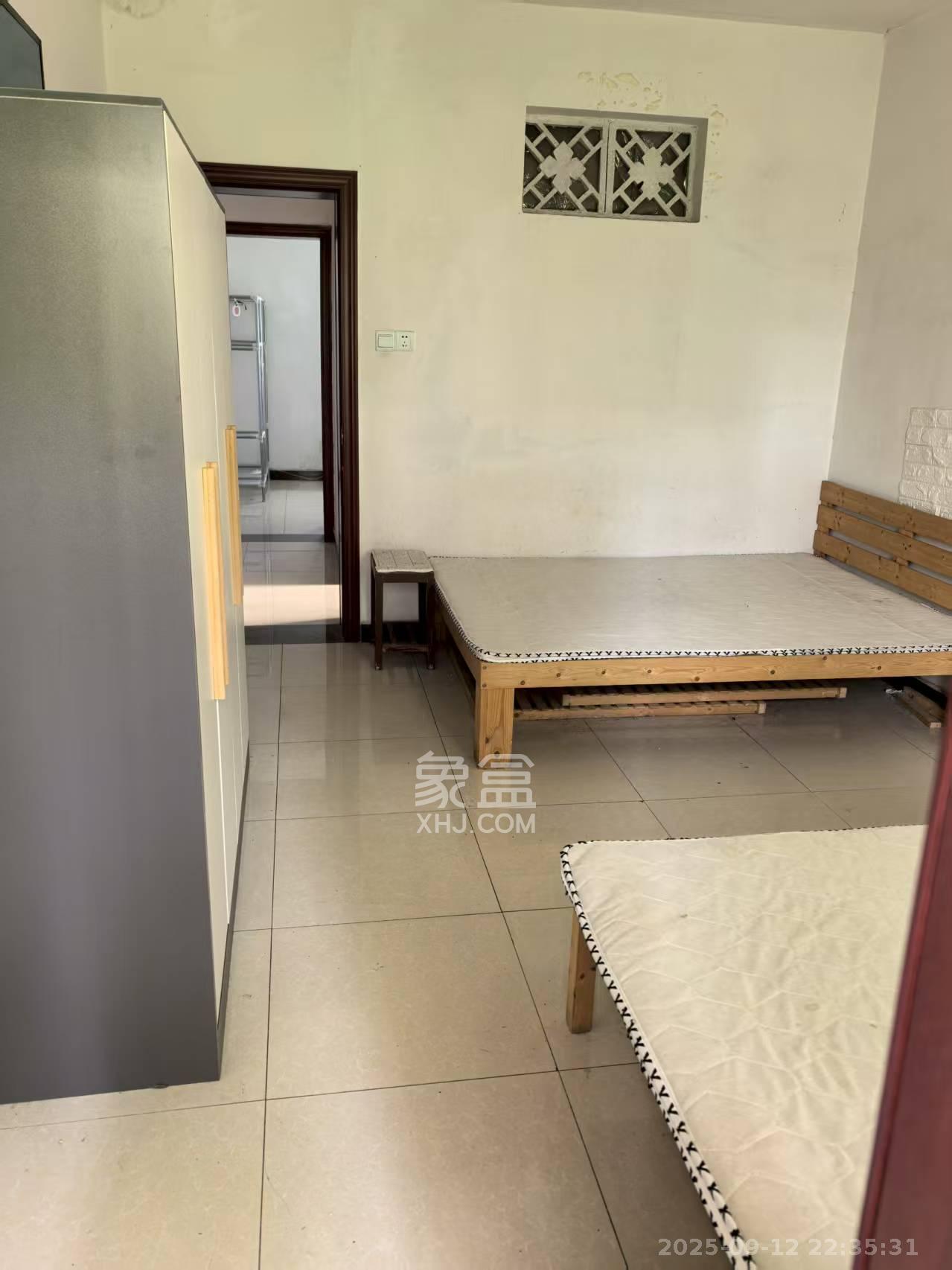 五一东村 1室0厅0卫 1500.0元/月 五一东村 1室0厅0卫 1500.0元/月室内图