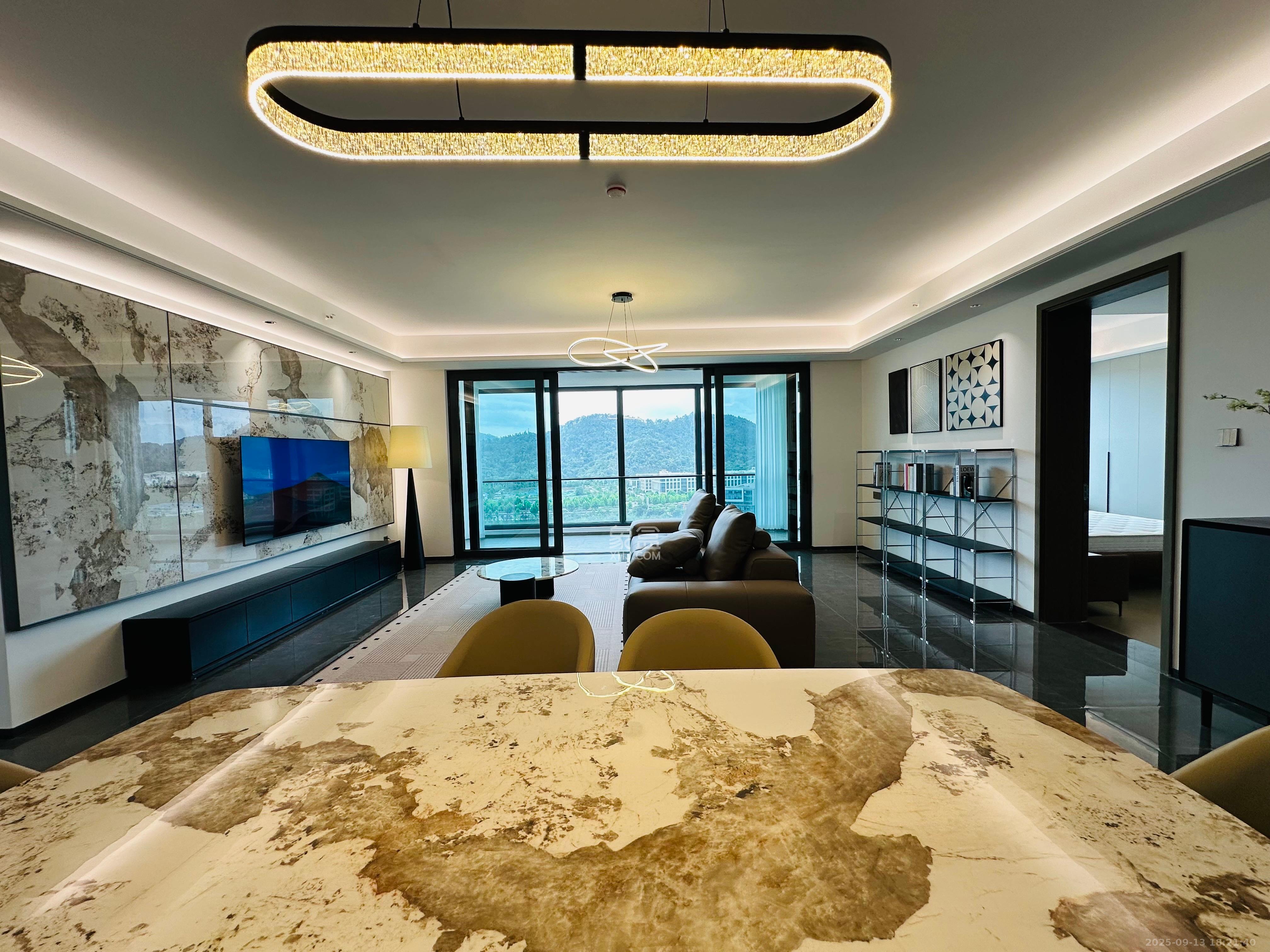 绿城招商桂语雲峯  4室2厅2卫    7000.0元/月室内图