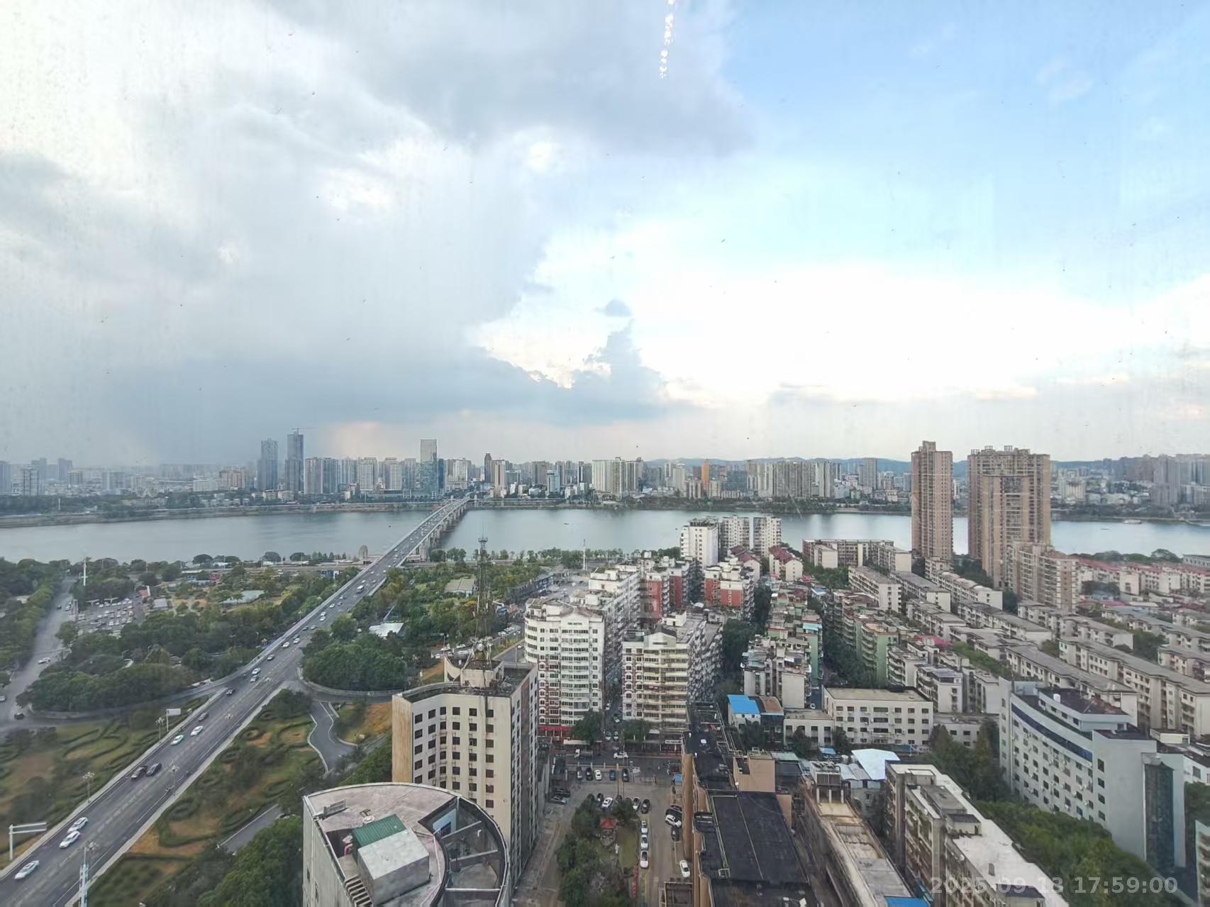 未来云环球中心  1室0厅0卫    3500.0元/月 未来云环球中心  1室0厅0卫    3500.0元/月室内图