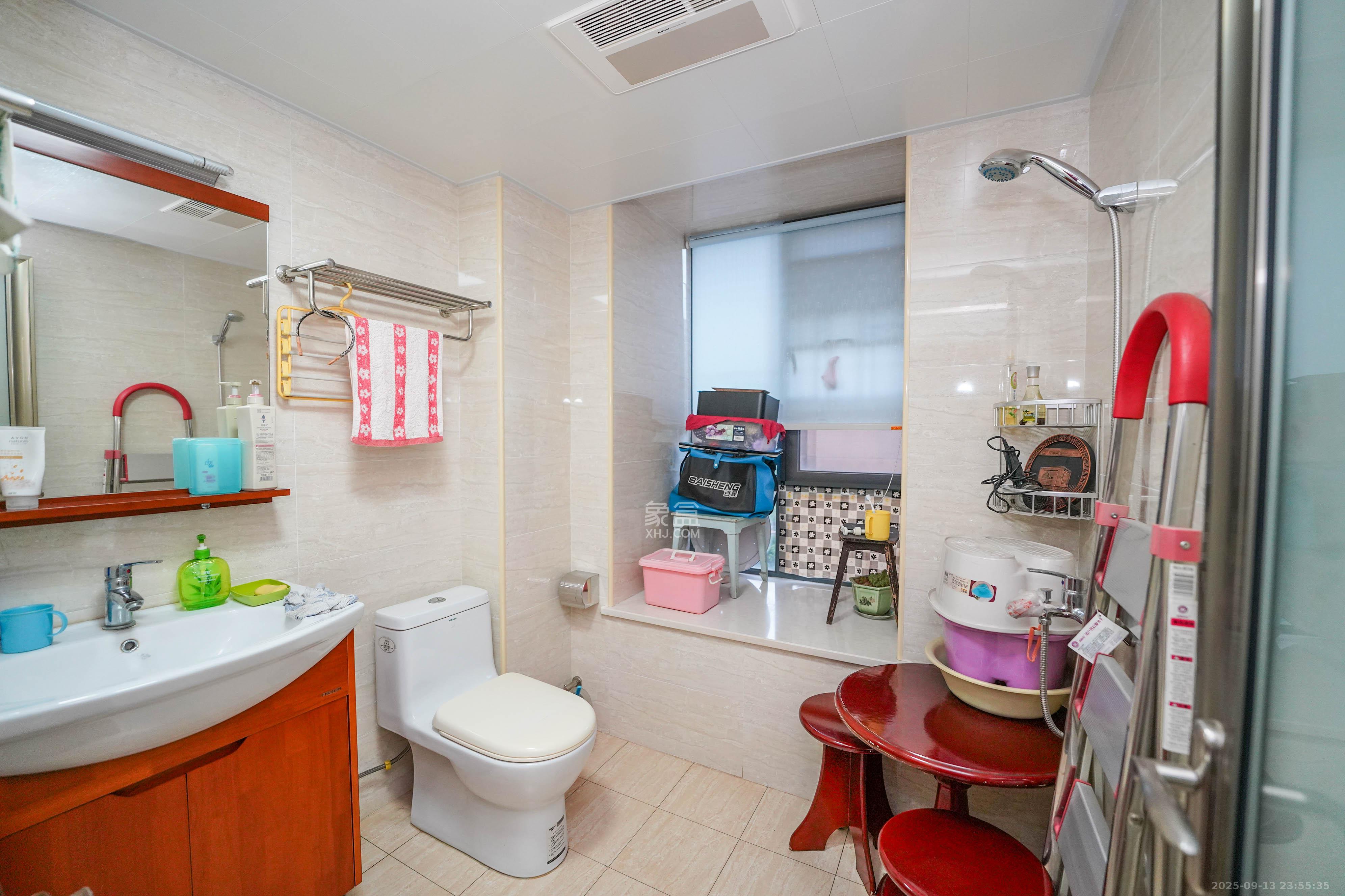 和美星城 3室3厅1卫 115.0万 和美星城 3室3厅1卫 115.0万卫生间