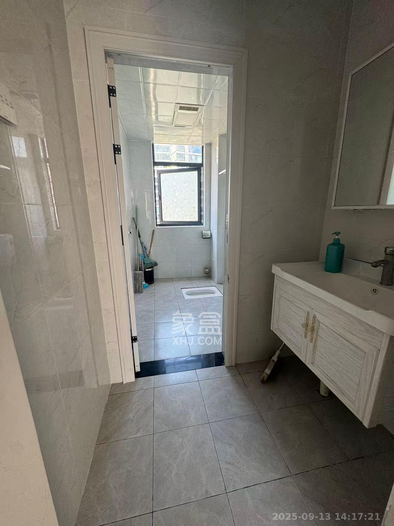 环亚高铁芯城 4室3厅3卫 3000.0元/月 环亚高铁芯城 4室3厅3卫 3000.0元/月室内图