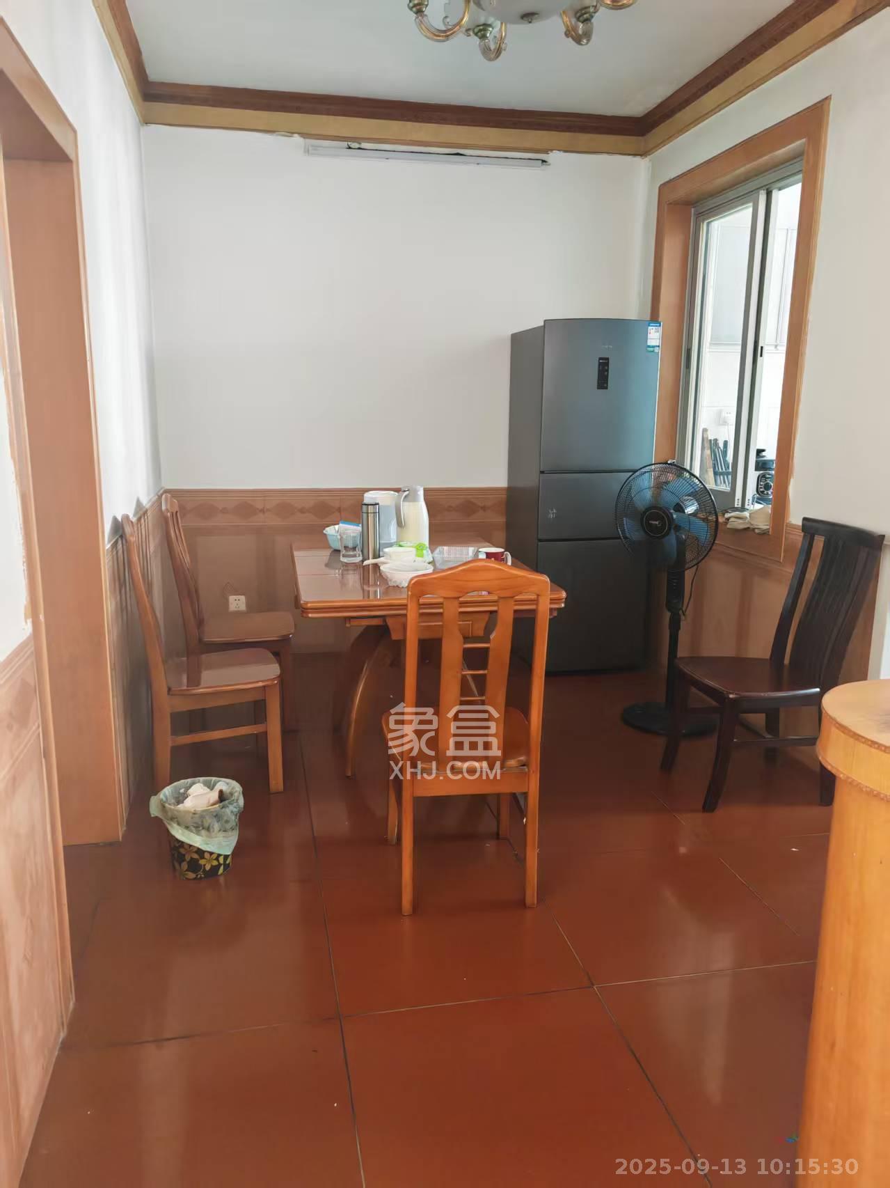 岳麓区教师村 3室2厅1卫 2600.0元/月 岳麓区教师村 3室2厅1卫 2600.0元/月室内图