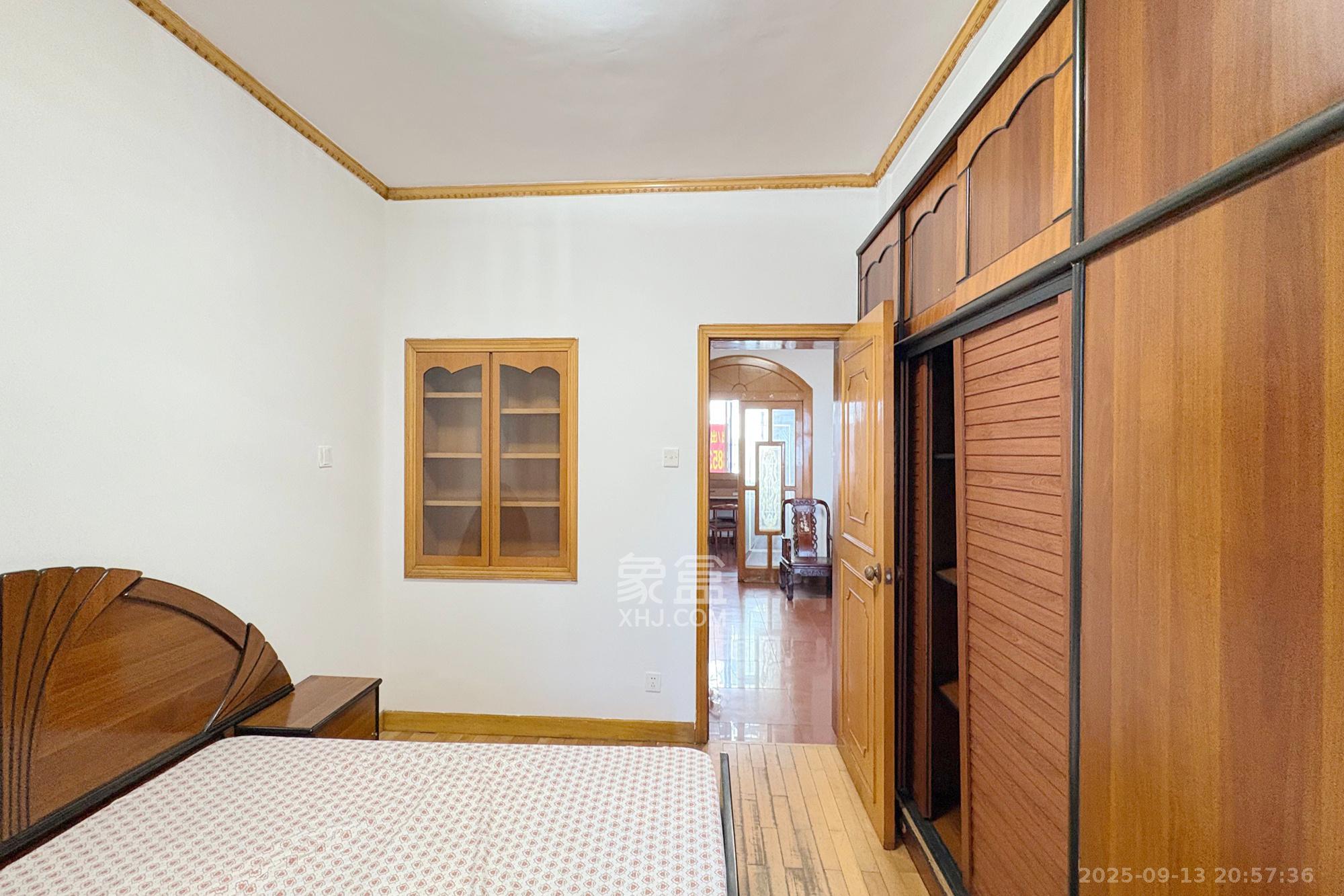 湖南省机械局宿舍（东茅街30号）  2室2厅1卫    68.0万卧室