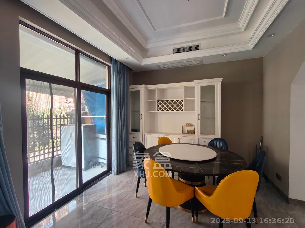 金地三千府(金地湖山樾、金地自在城) 5室2厅3卫 6500.0元/月 金地三千府(金地湖山樾、金地自在城) 5室2厅3卫 6500.0元/月室内图