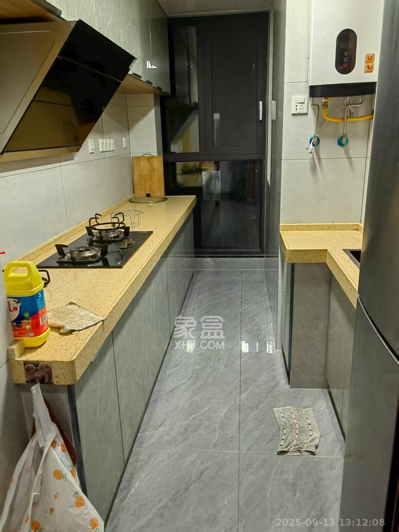 长房明宸府  3室2厅1卫    2200.0元/月室内图