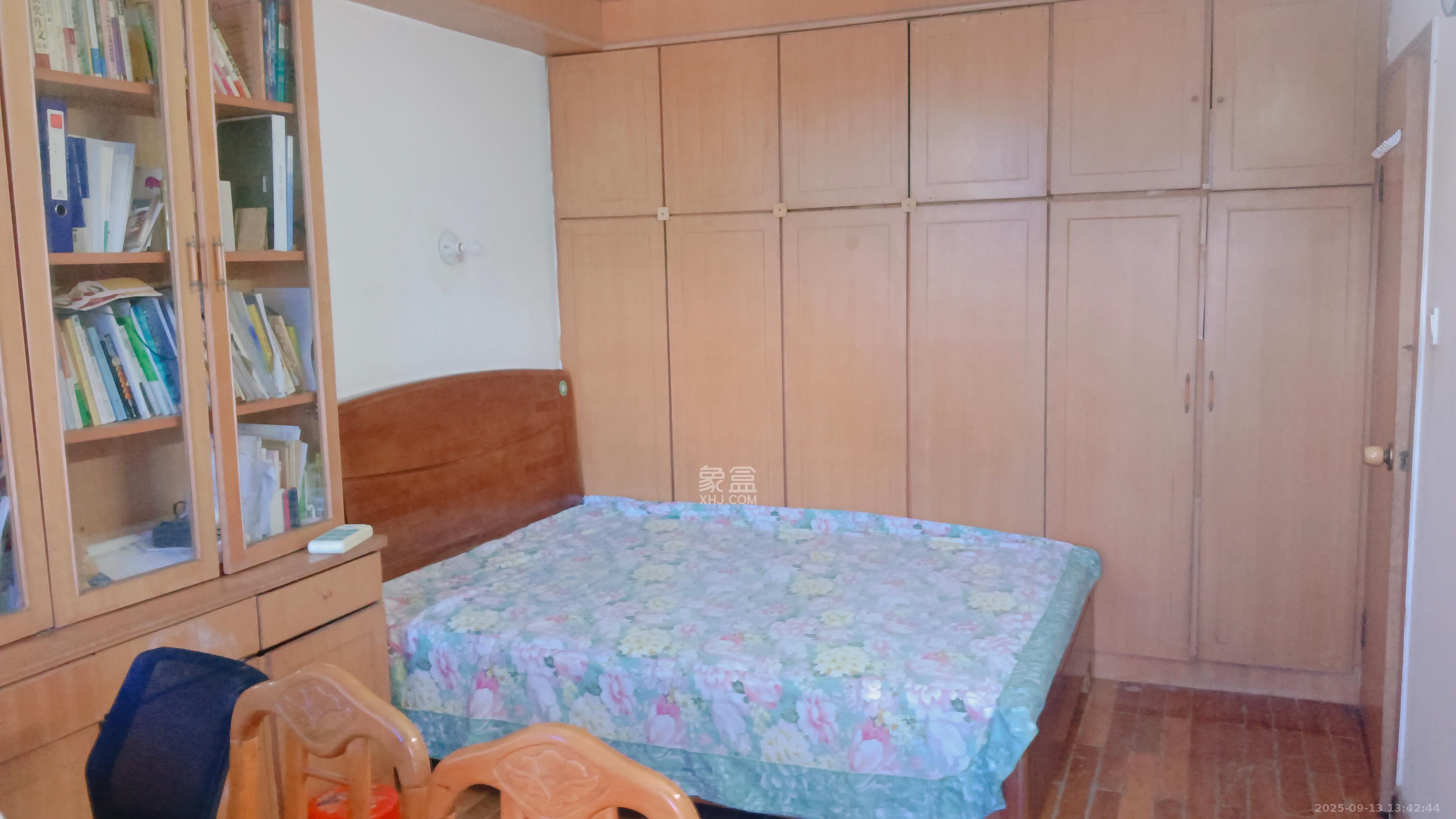 下民航宿舍  3室1厅1卫    1800.0元/月 下民航宿舍  3室1厅1卫    1800.0元/月室内图