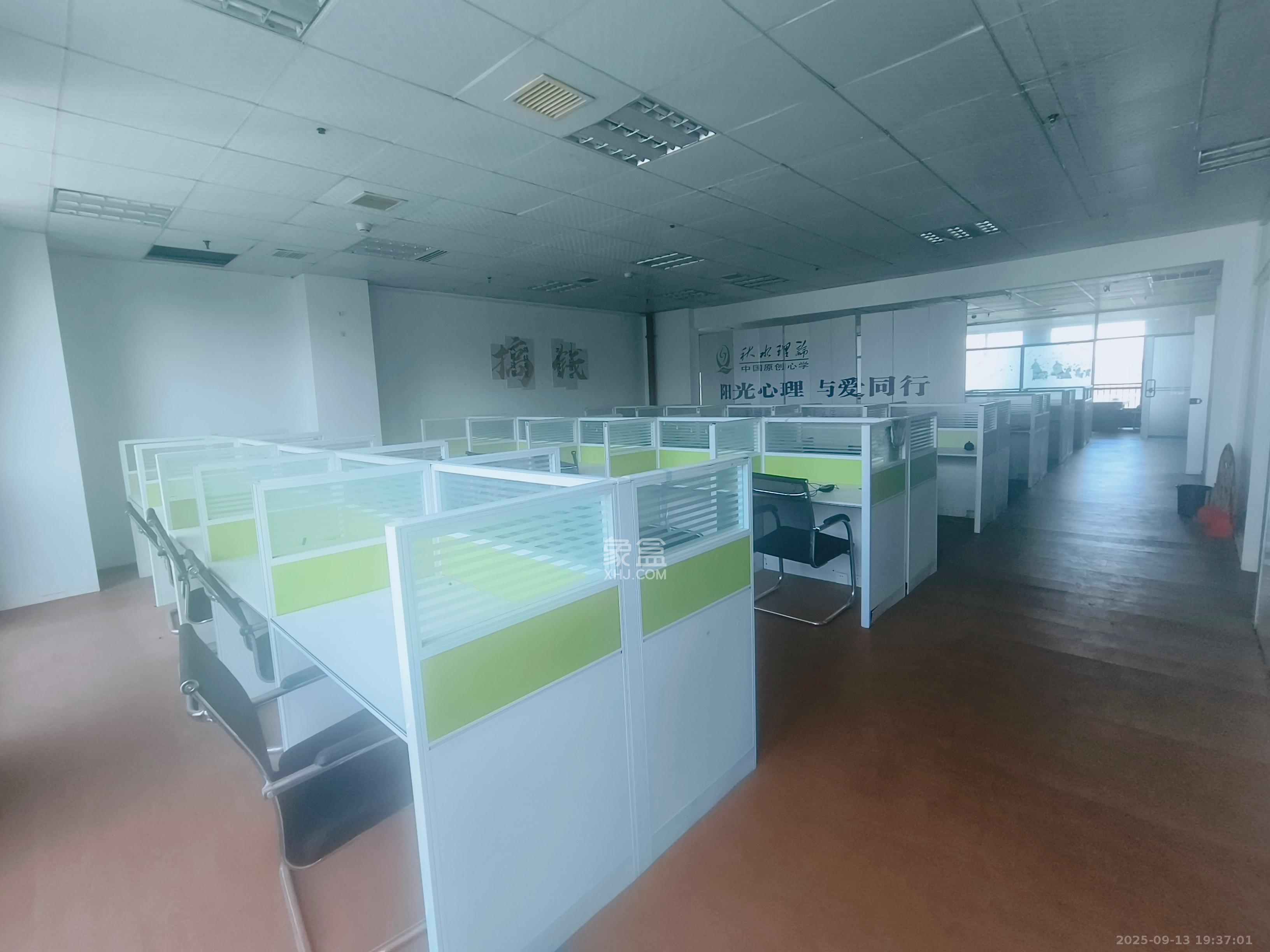 佳兴国际汇   109.45㎡      8000.0元/月室内图