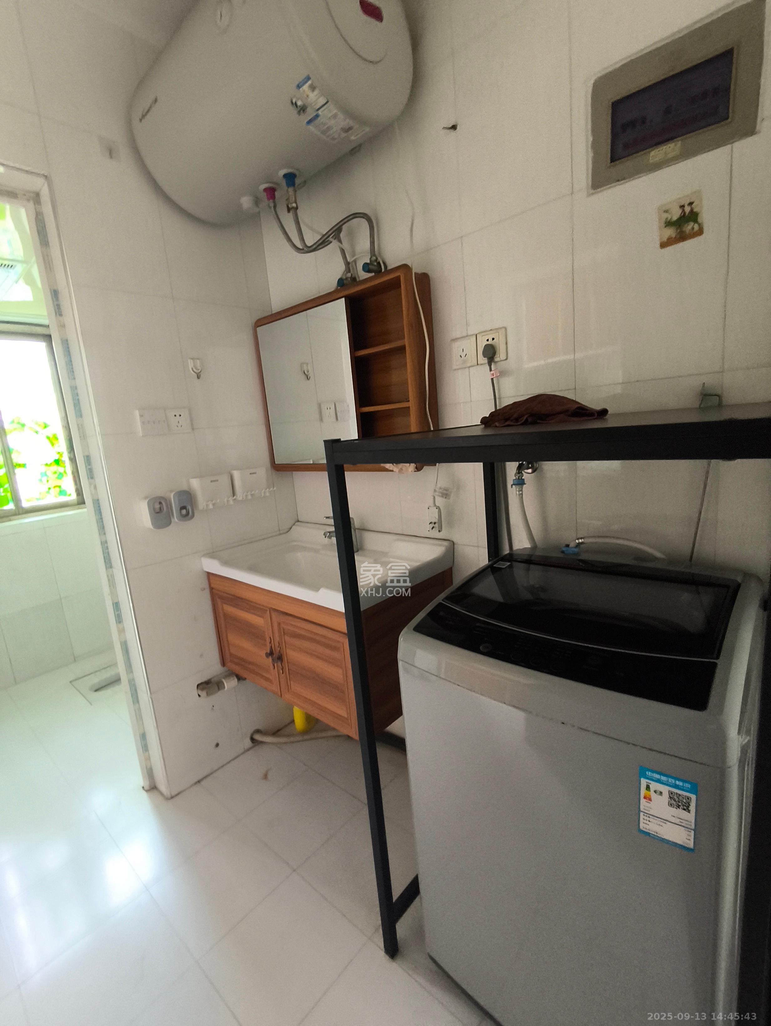 黄鹤小区1片  2室1厅1卫    1400.0元/月室内图