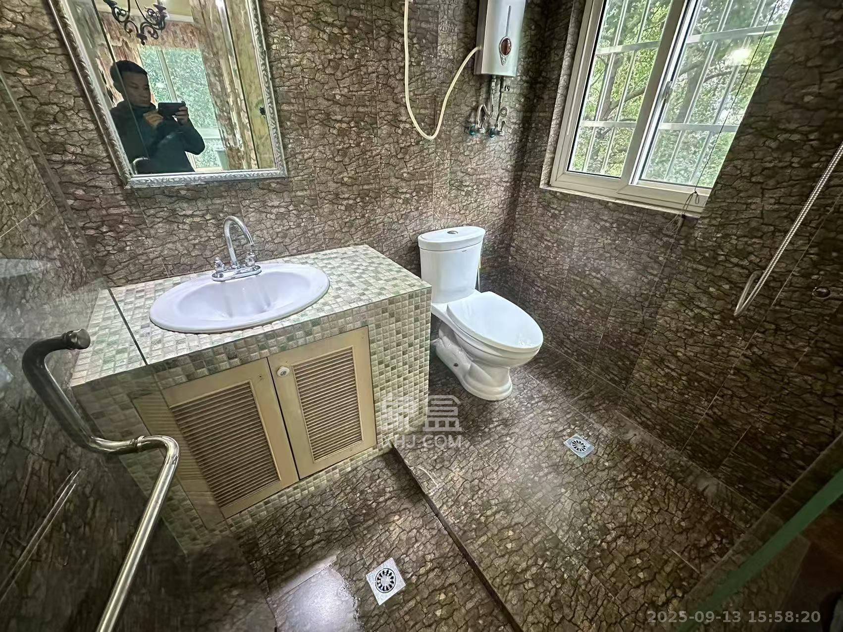 金碧文华 3室2厅1卫 2100.0元/月 金碧文华 3室2厅1卫 2100.0元/月室内图