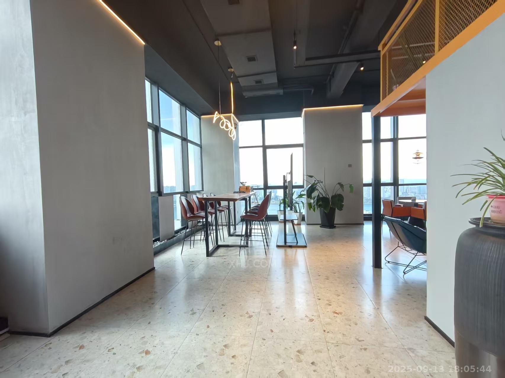 未来云环球中心  1室0厅0卫    20000.0元/月室内图