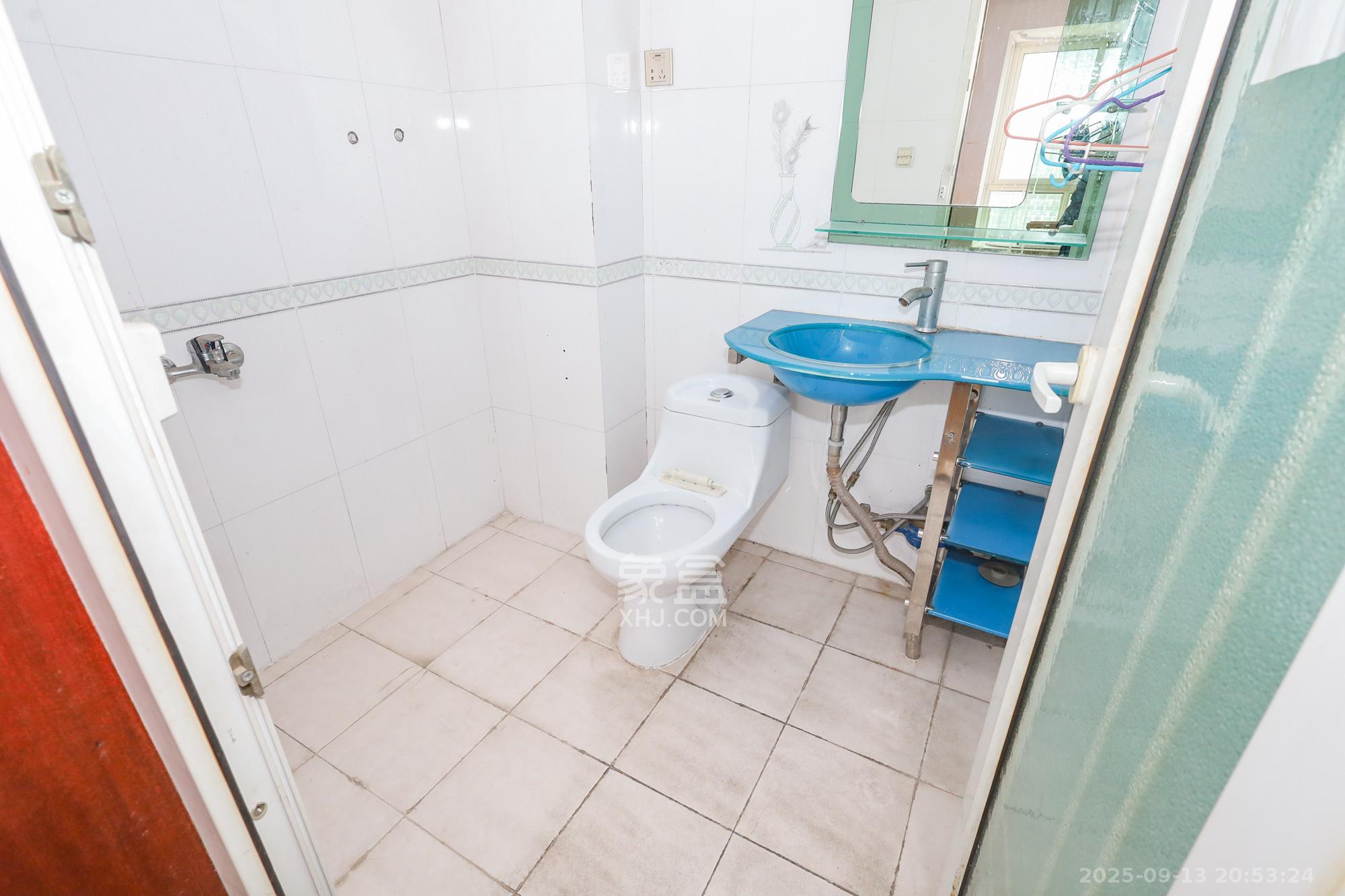 德润园  2室2厅1卫    63.0万卫生间