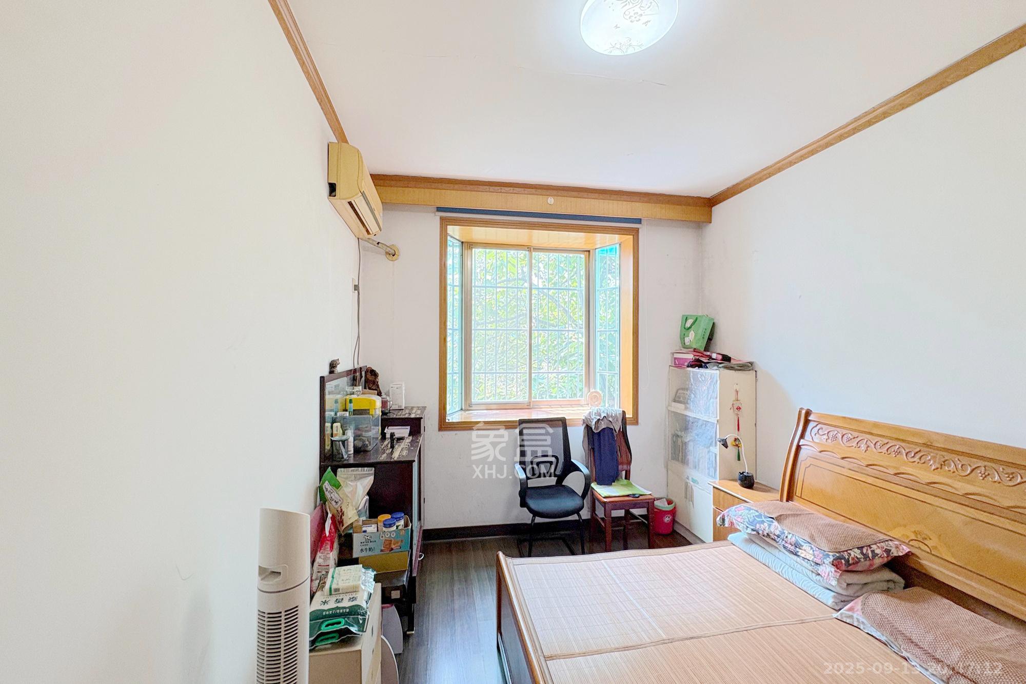 东南明苑  2室2厅1卫    43.0万 东南明苑  2室2厅1卫    43.0万卧室