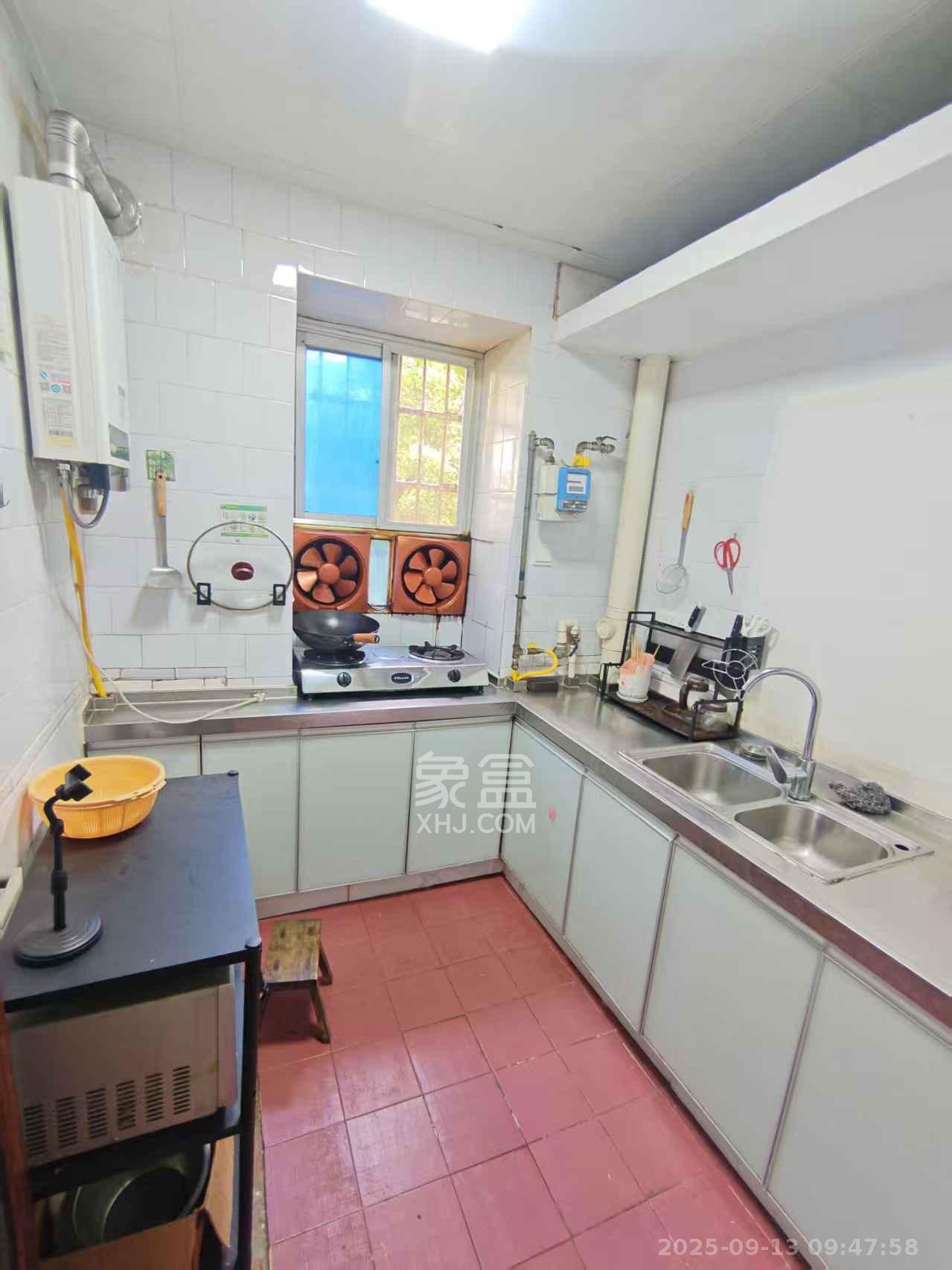 桂花二村  3室1厅1卫    1700.0元/月室内图