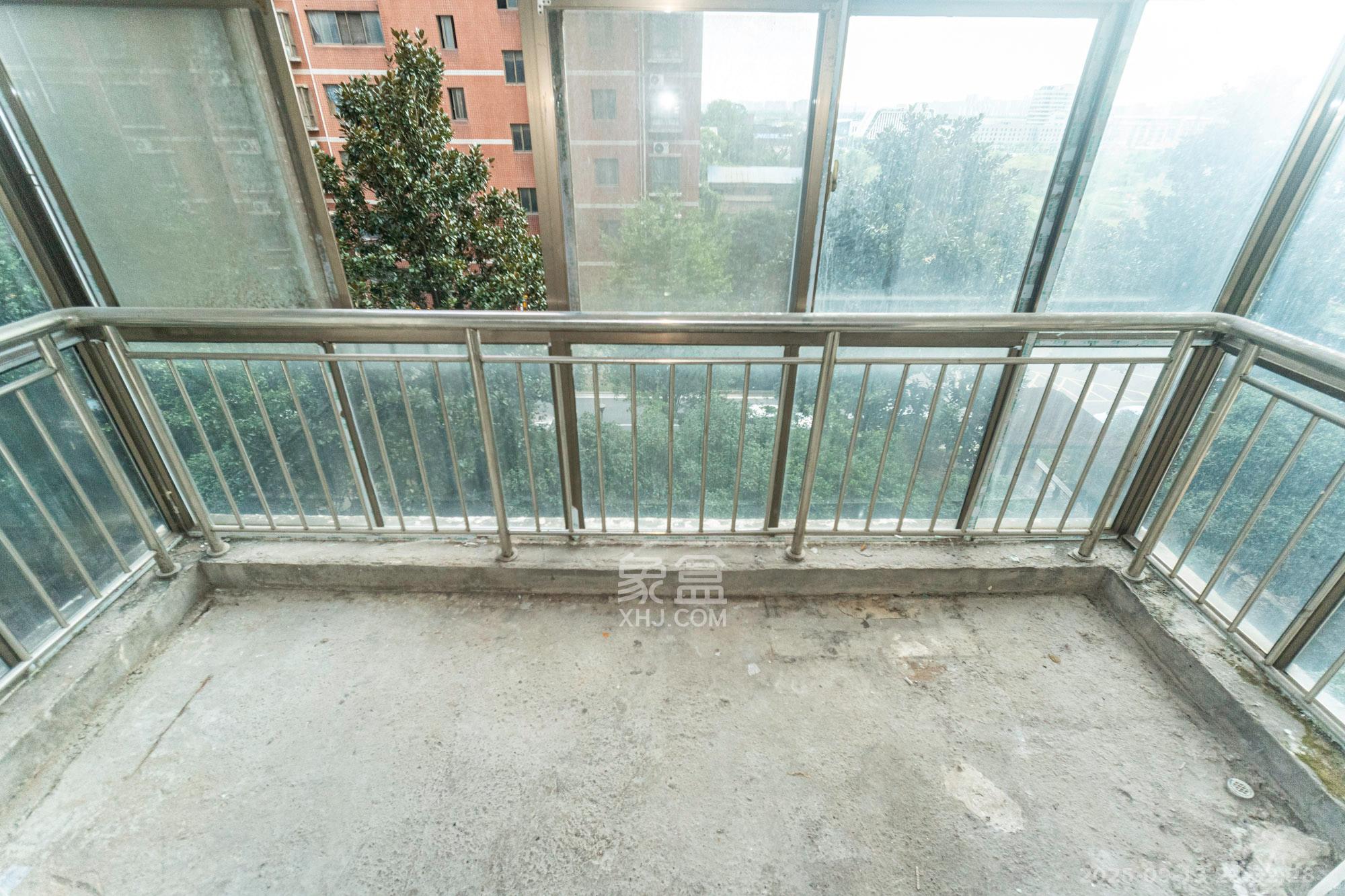 湖南有色地质勘查局宿舍（榔梨镇）  3室2厅1卫    55.0万阳台