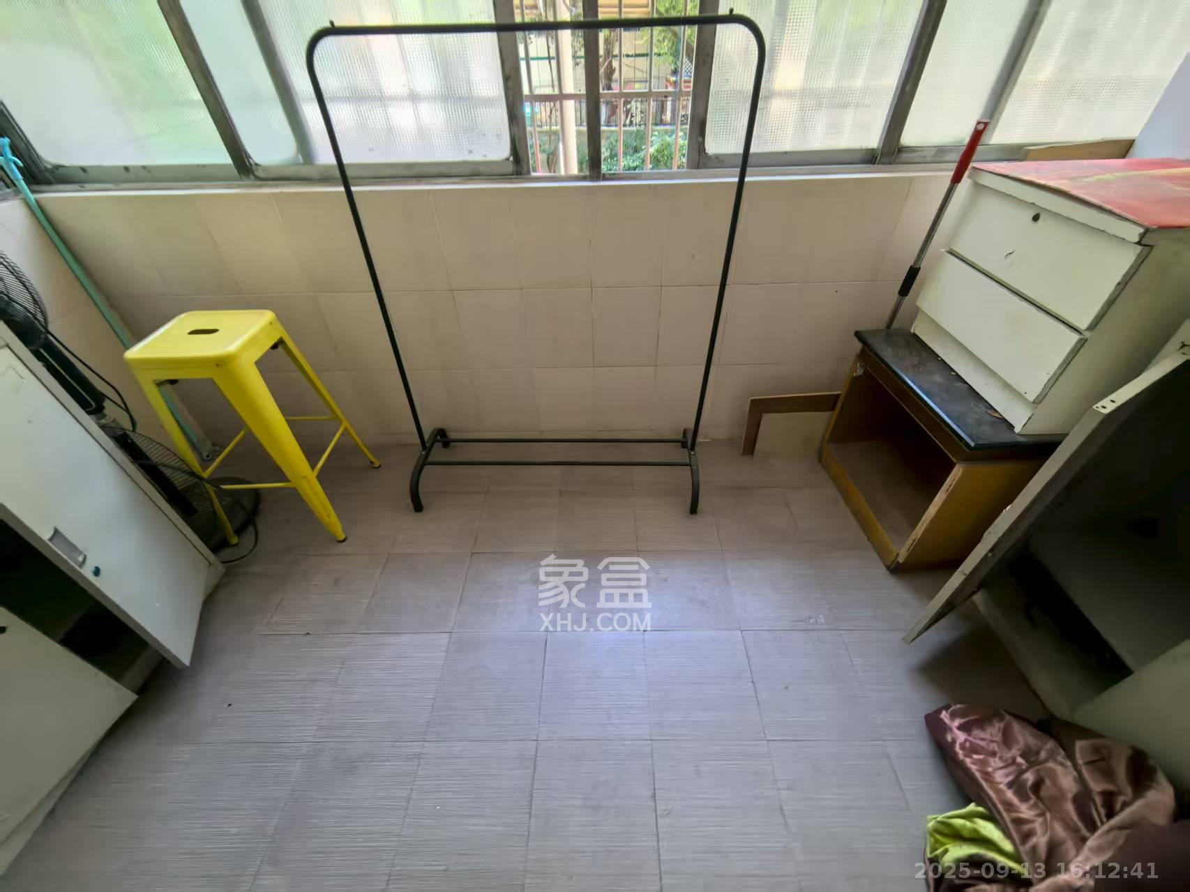 农广校单位宿舍  4室2厅2卫    2480.0元/月室内图