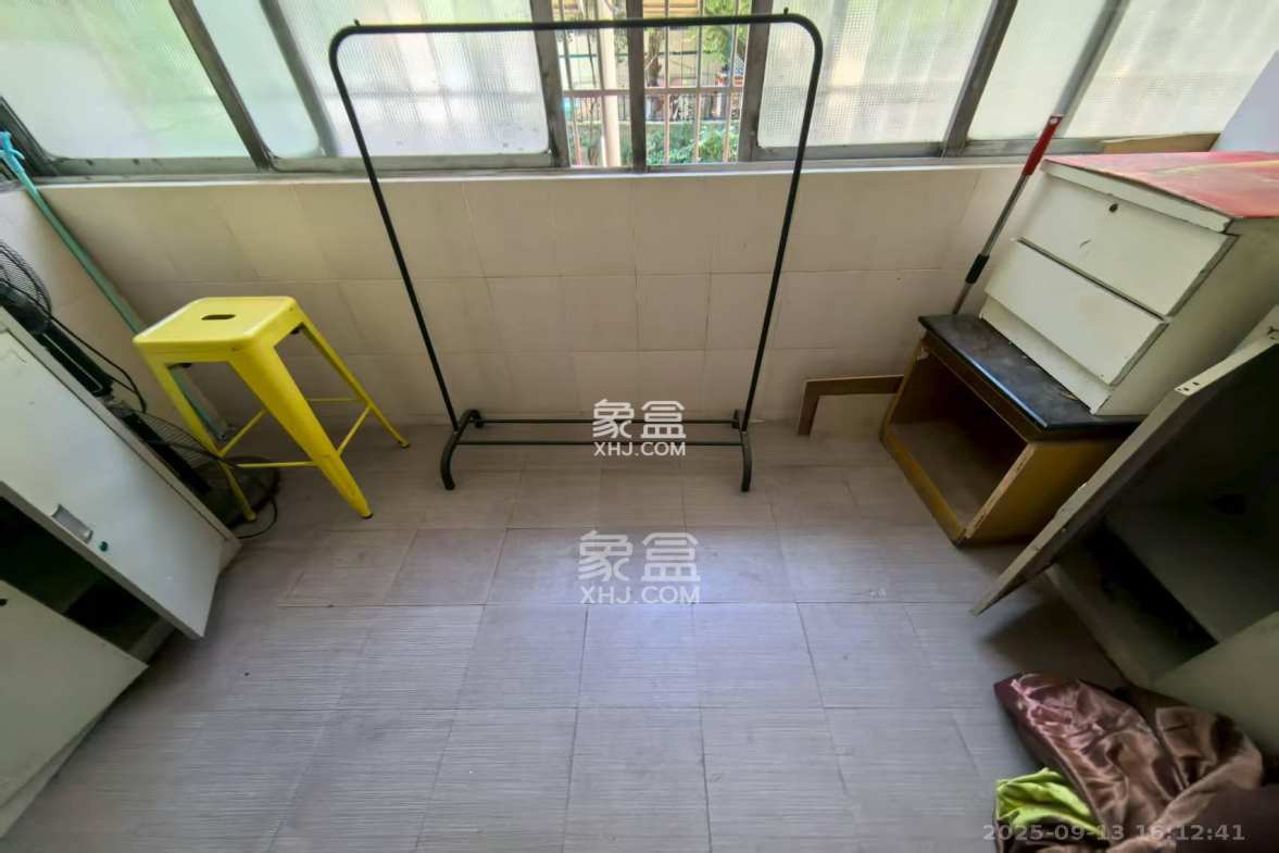 农广校单位宿舍  4室2厅2卫    2480.0元/月 农广校单位宿舍  4室2厅2卫    2480.0元/月室内图