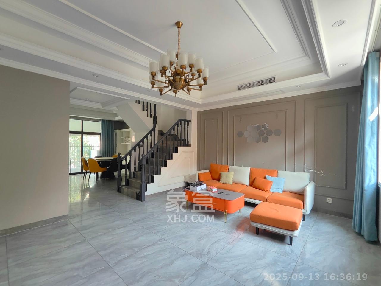 金地三千府(金地湖山樾、金地自在城) 5室2厅3卫 6500.0元/月 金地三千府(金地湖山樾、金地自在城) 5室2厅3卫 6500.0元/月室内图