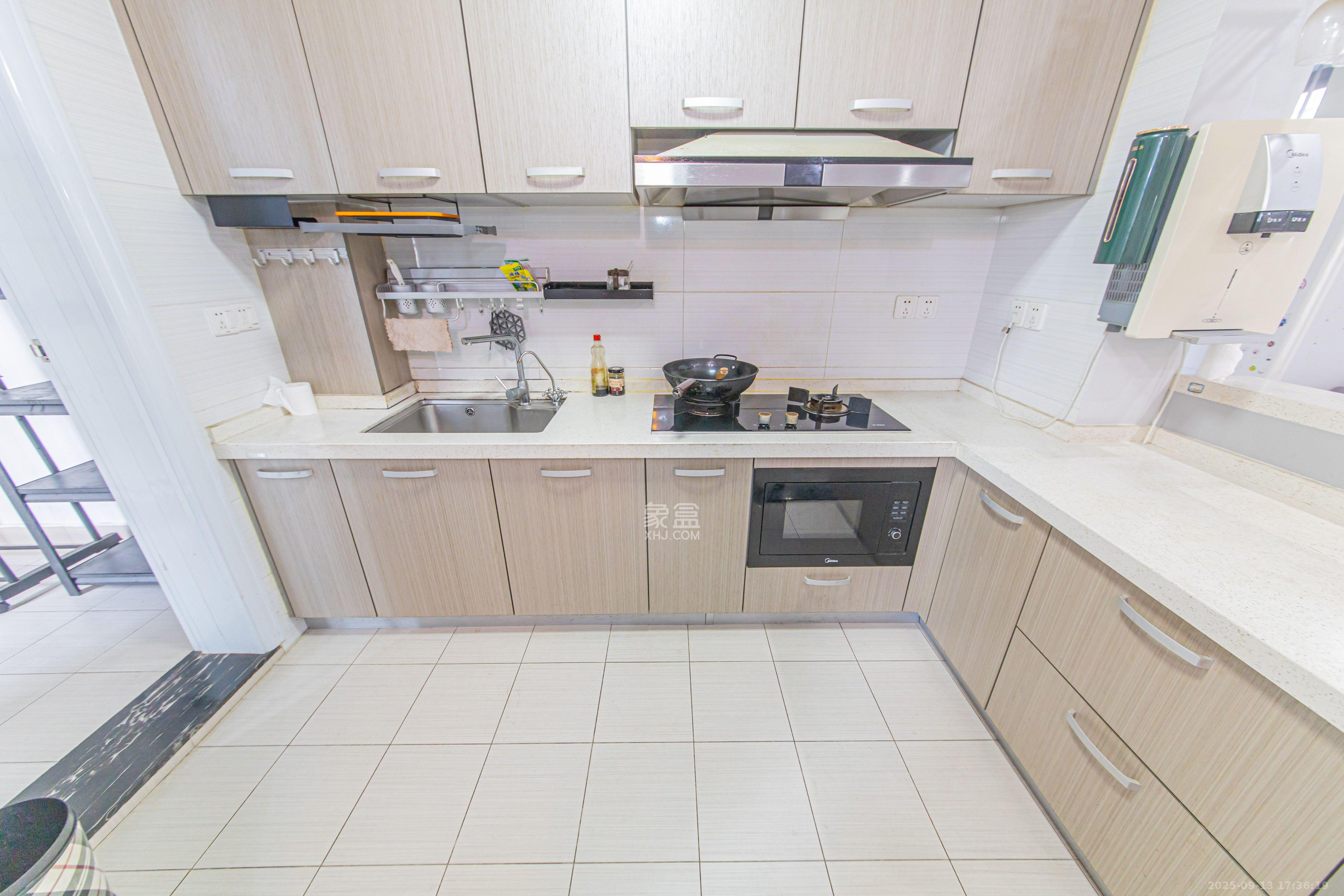 中建芙蓉嘉苑  4室2厅2卫    3000.0元/月室内图