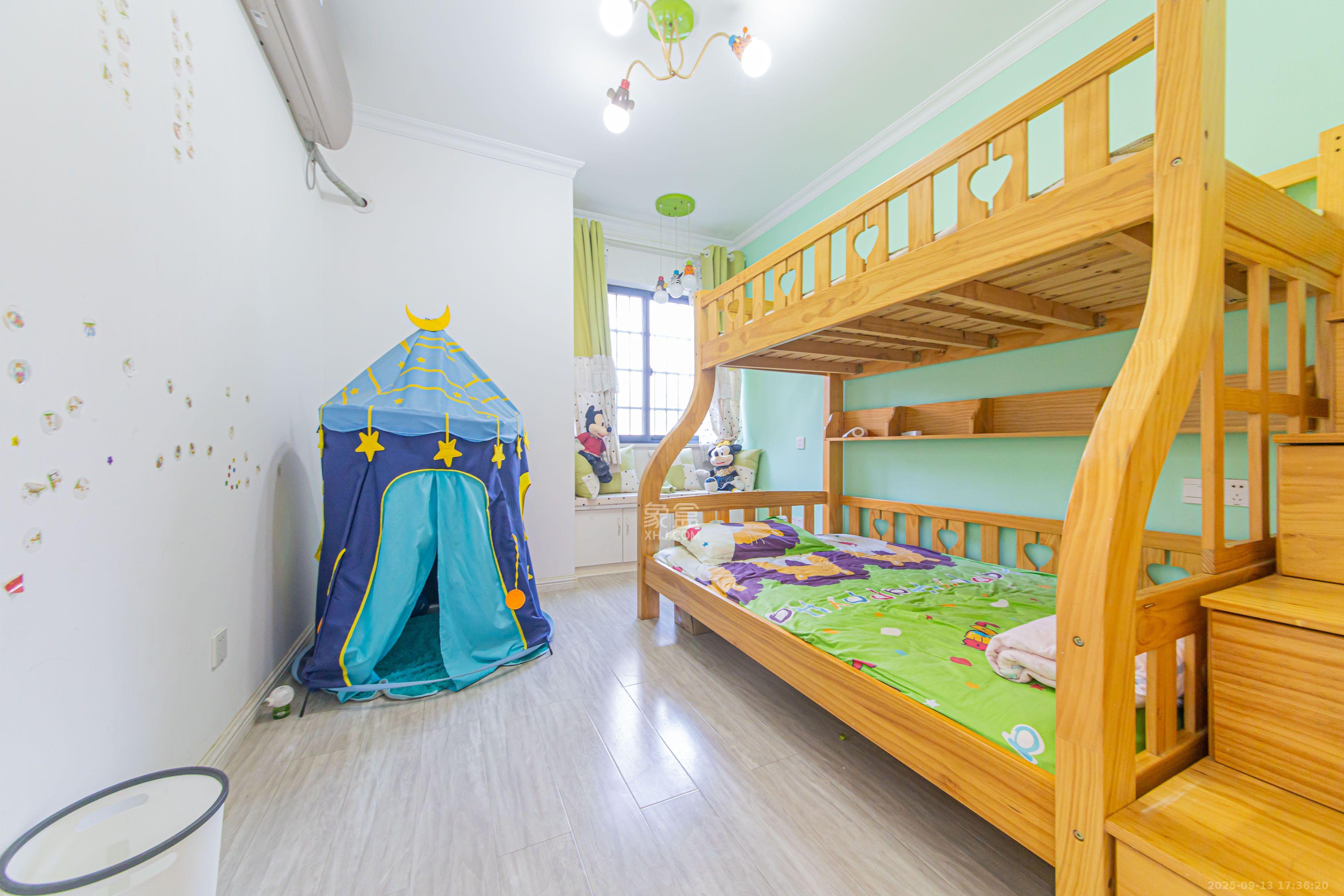 中建芙蓉嘉苑  4室2厅2卫    3000.0元/月室内图