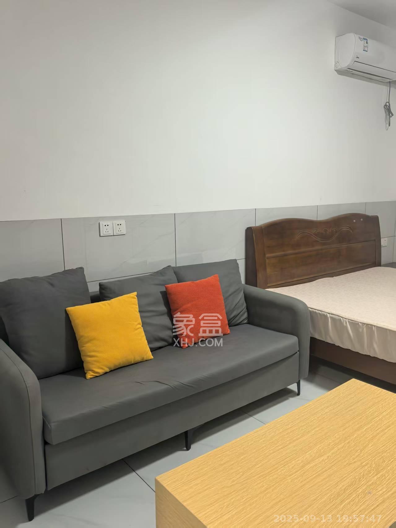 中南国际眼镜城(中伟商业中心) 1室1厅1卫 1250.0元/月 中南国际眼镜城(中伟商业中心) 1室1厅1卫 1250.0元/月室内图