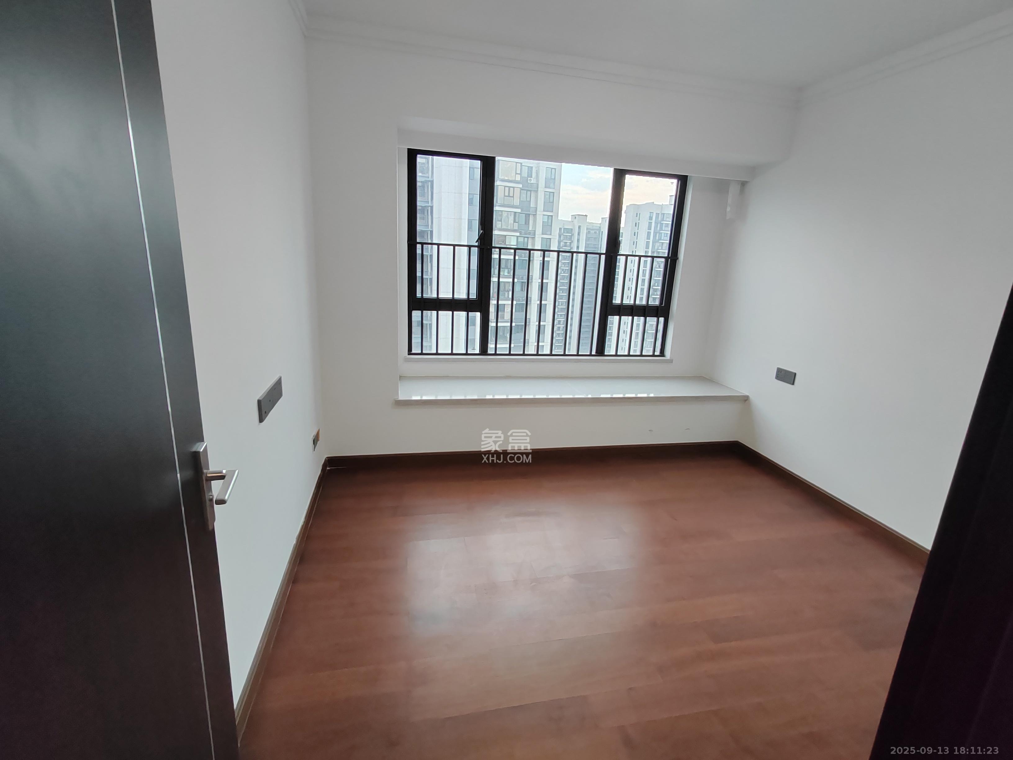 长沙美的麓府  4室2厅2卫    2700.0元/月室内图