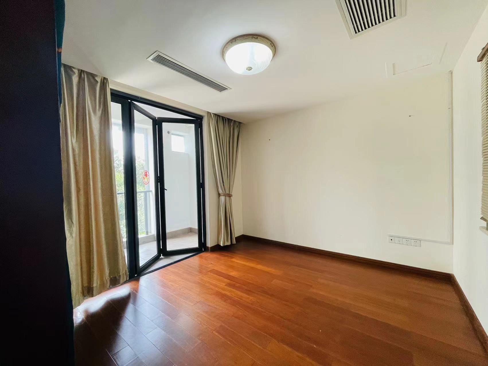 祗园  5室2厅3卫    21000.0元/月 祗园  5室2厅3卫    21000.0元/月室内图