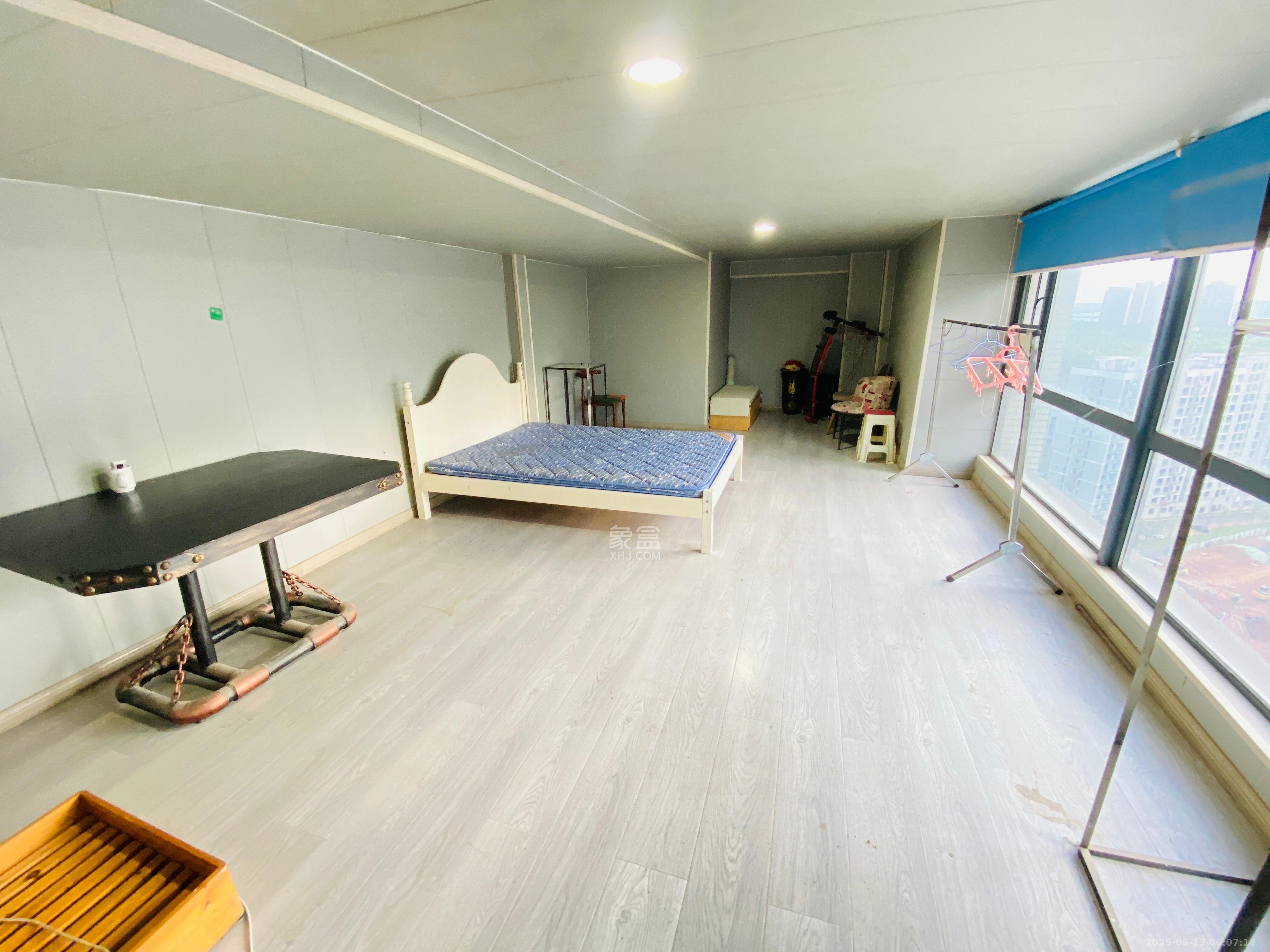 泰龙华府  2室1厅1卫    1700.0元/月 泰龙华府  2室1厅1卫    1700.0元/月室内图