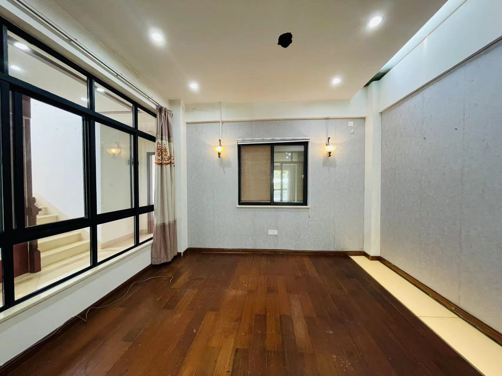 祗园  5室2厅3卫    21000.0元/月 祗园  5室2厅3卫    21000.0元/月小区图