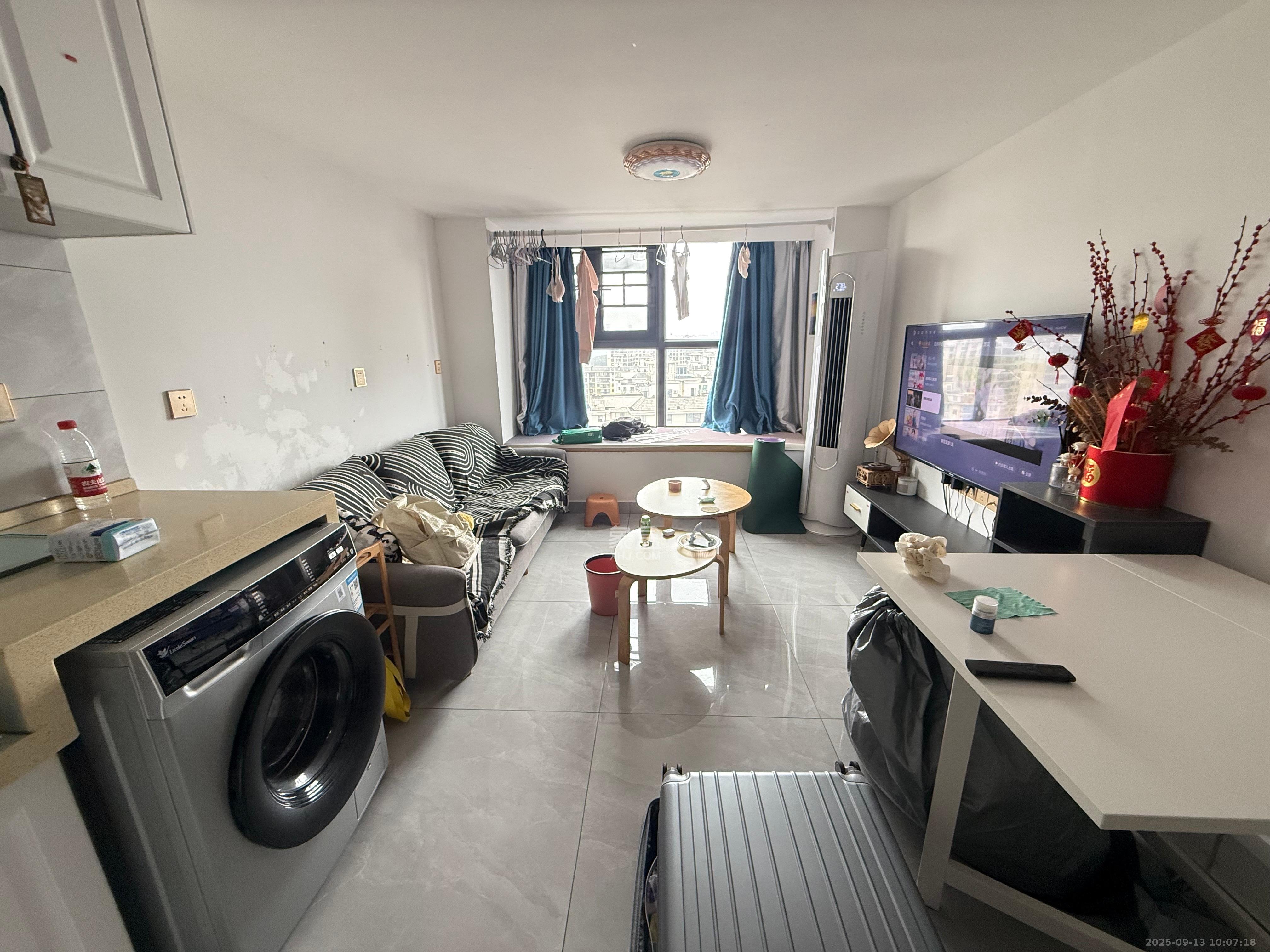 弘坤云寓 1室1厅1卫 2500.0元/月 弘坤云寓 1室1厅1卫 2500.0元/月室内图