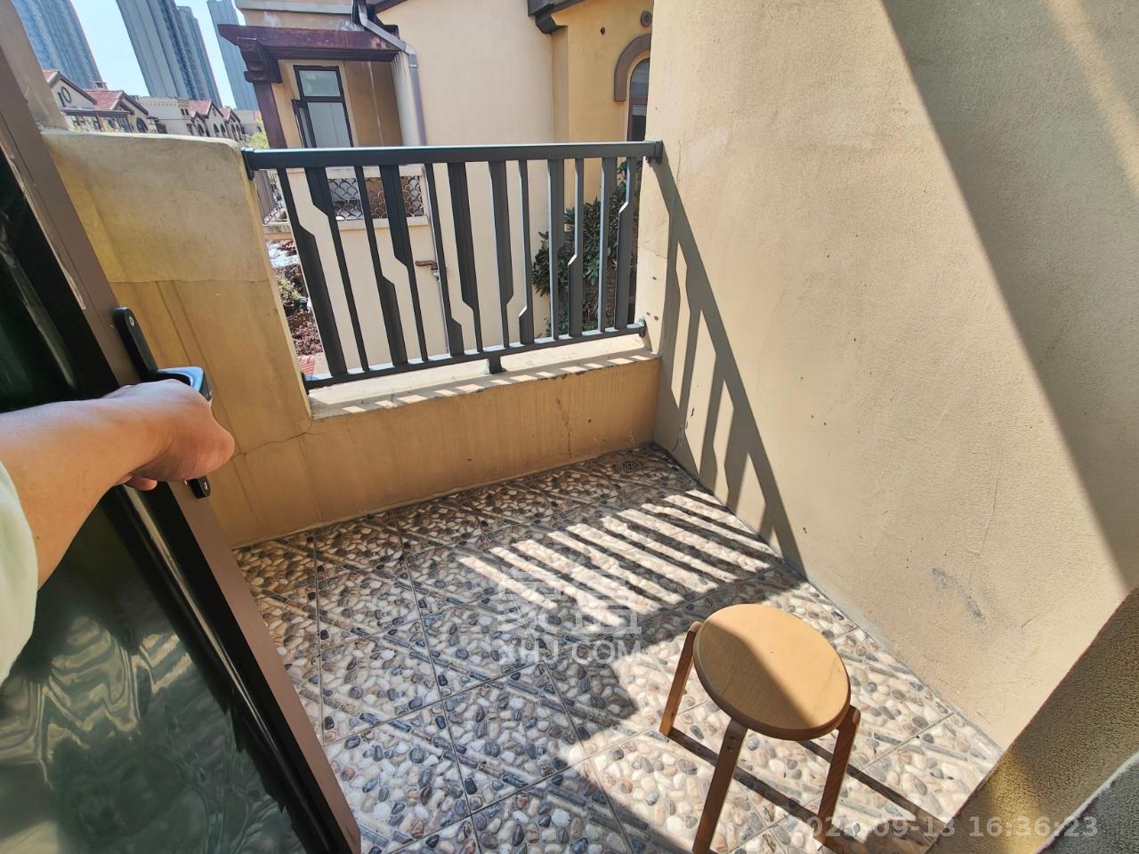 金地三千府(金地湖山樾、金地自在城) 5室2厅3卫 6500.0元/月 金地三千府(金地湖山樾、金地自在城) 5室2厅3卫 6500.0元/月室内图