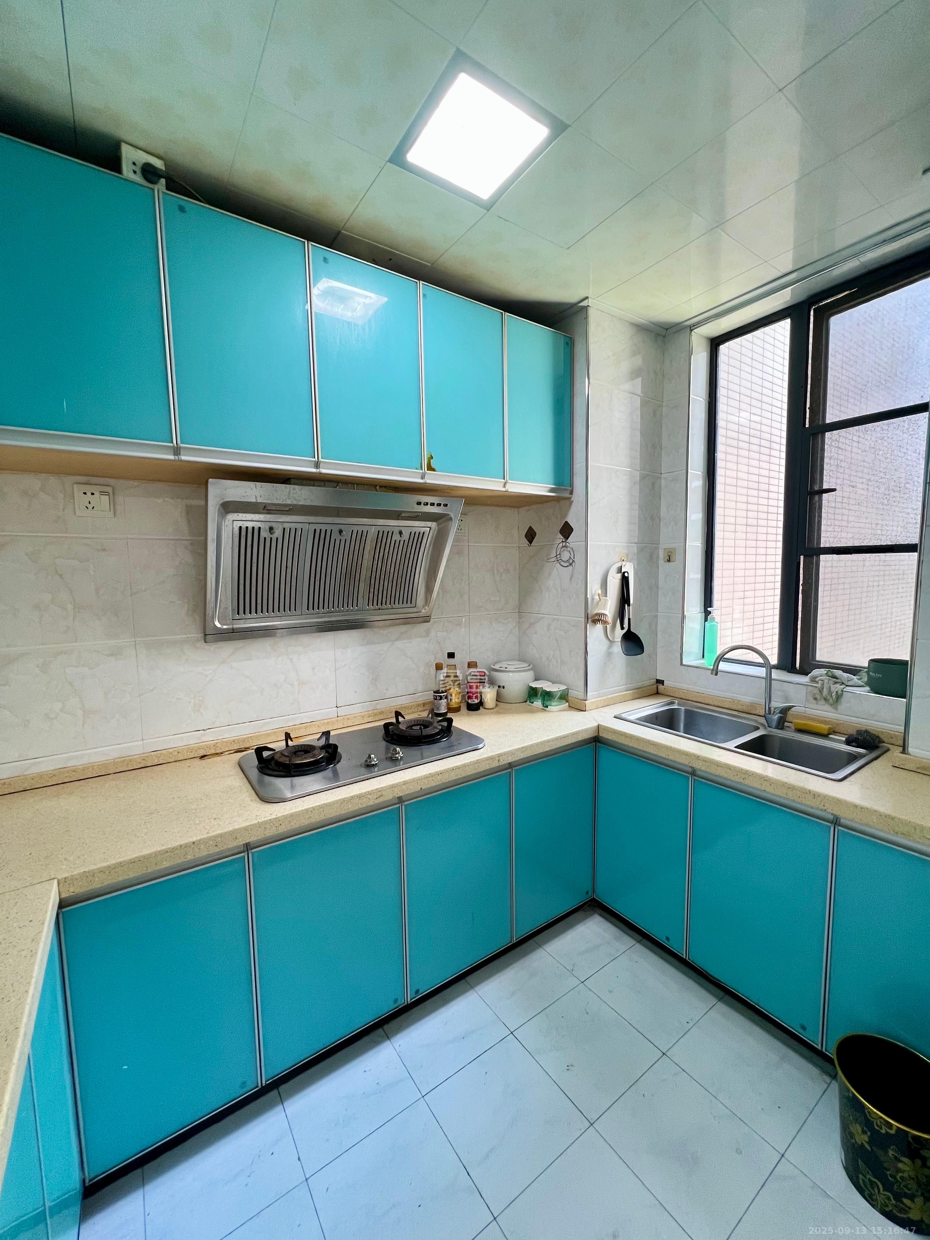 极目楚天 2室2厅1卫 2000.0元/月 极目楚天 2室2厅1卫 2000.0元/月室内图