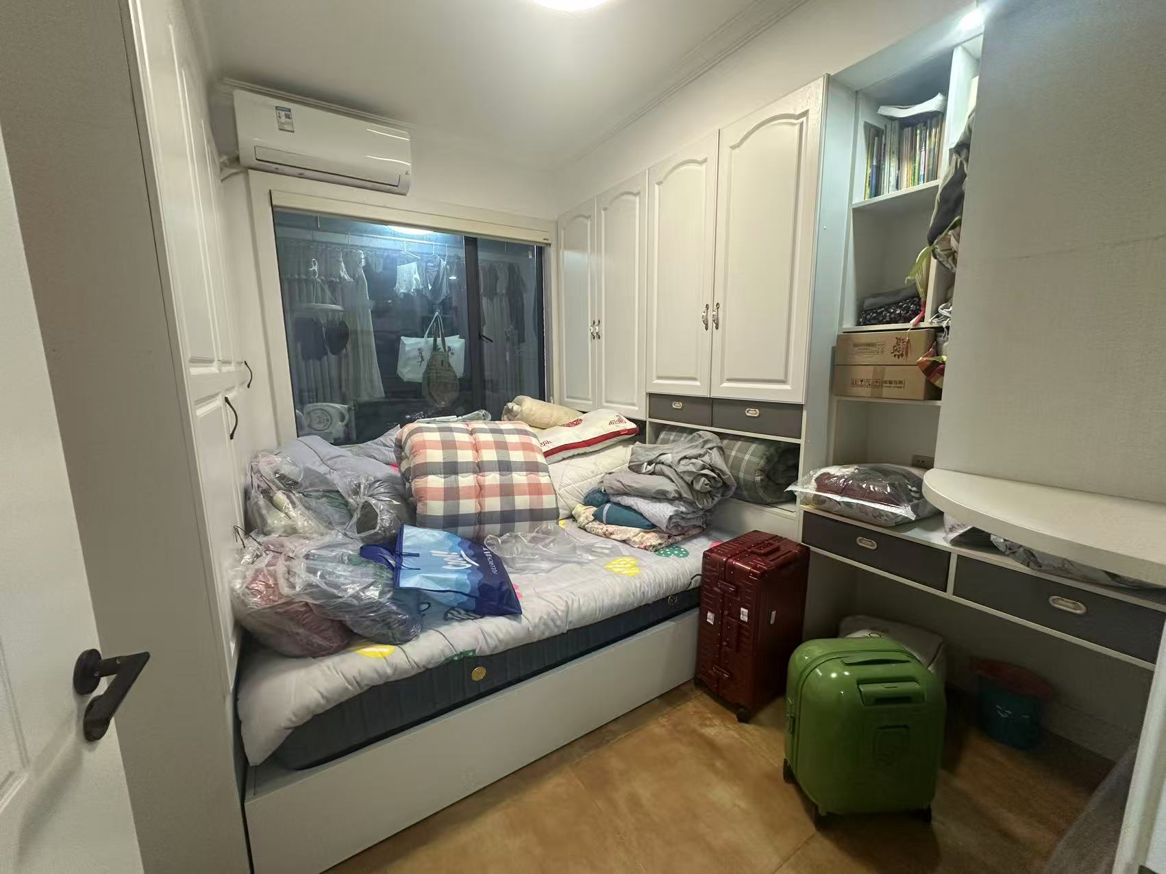 天门壹号 4室2厅1卫 2200.0元/月 天门壹号 4室2厅1卫 2200.0元/月室内图