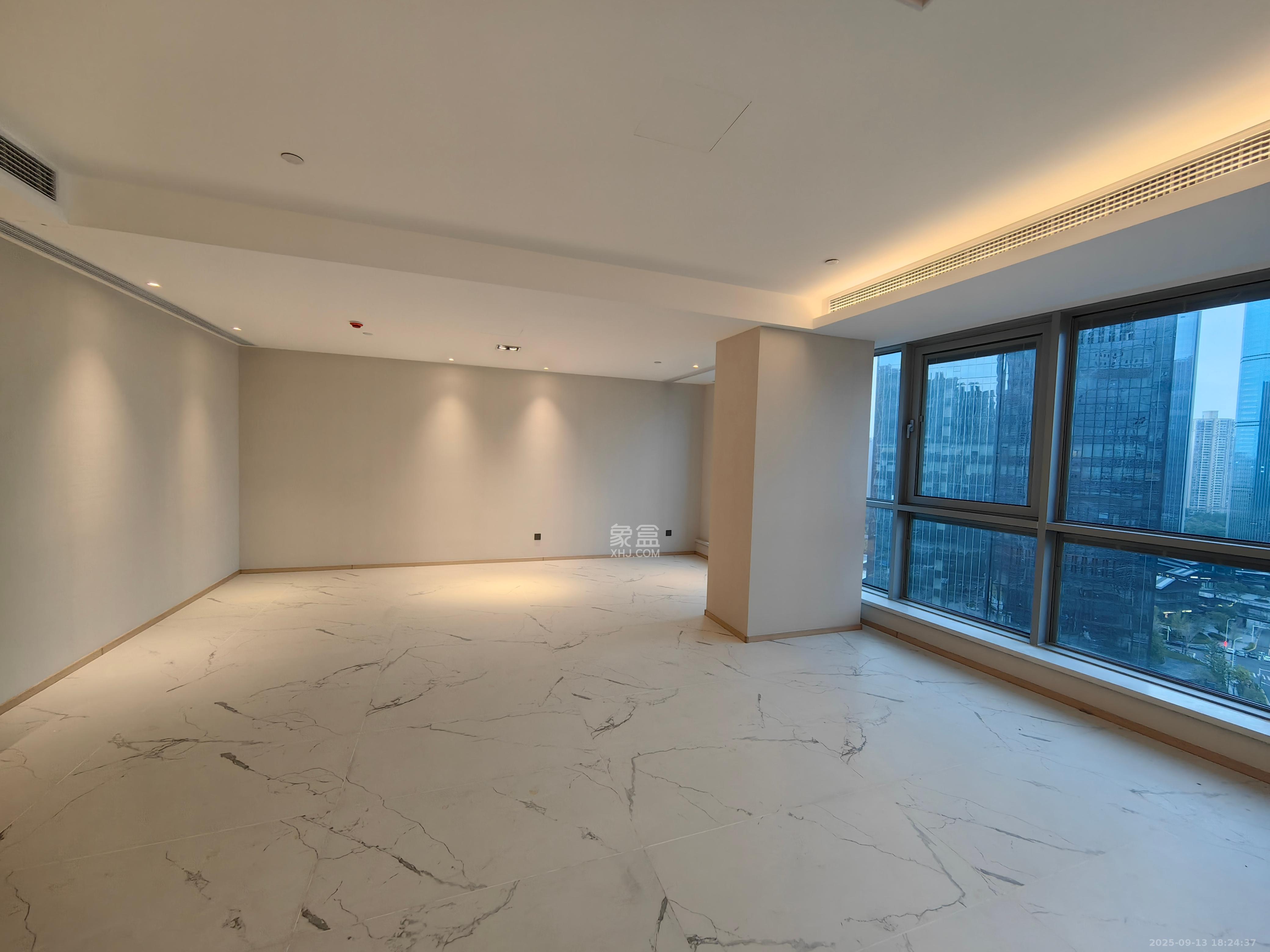 正荣梅溪紫阙台 4室2厅3卫 9000.0元/月 正荣梅溪紫阙台 4室2厅3卫 9000.0元/月室内图