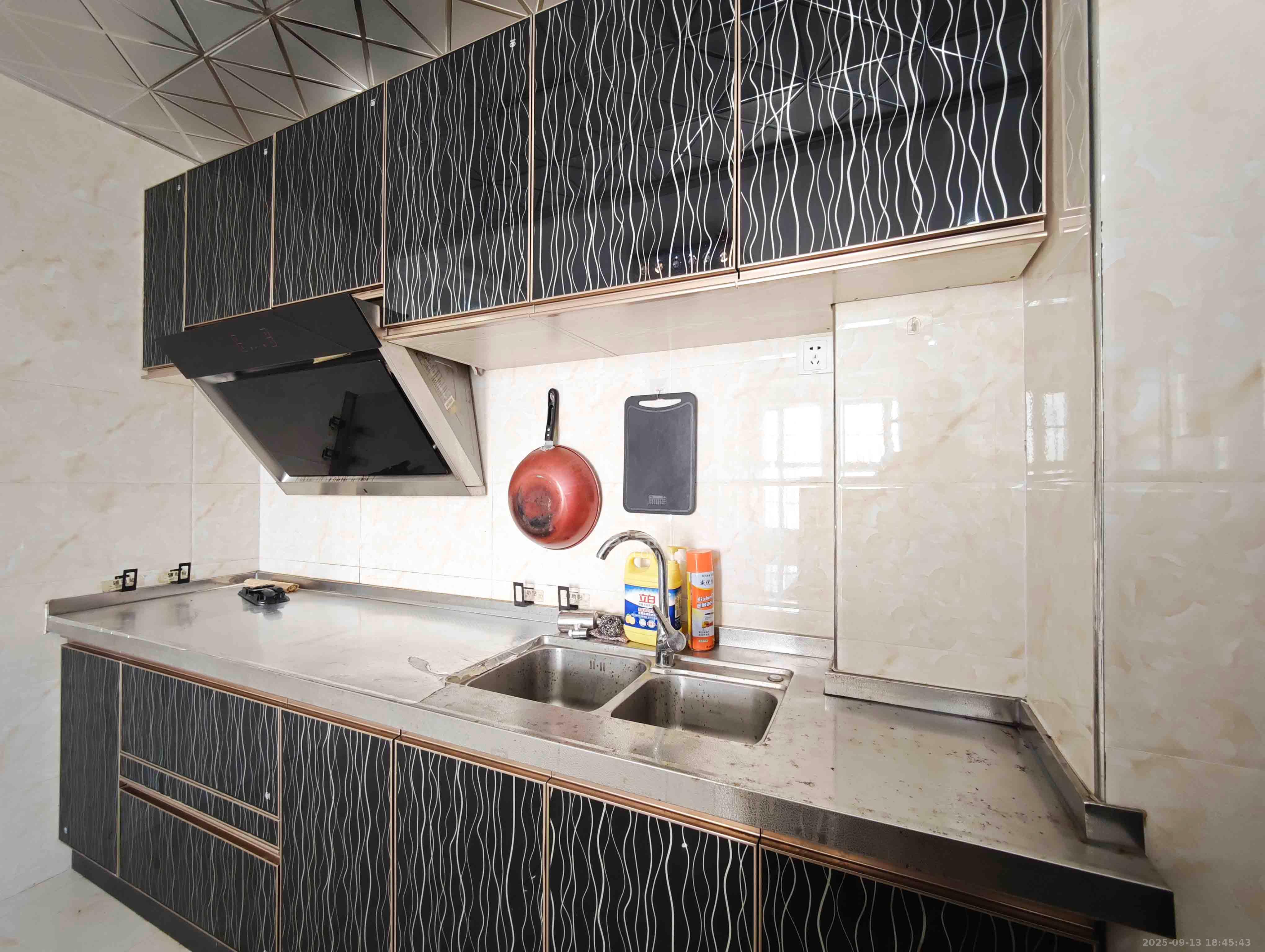 万科魅力之城  1室1厅1卫    65.0万其他