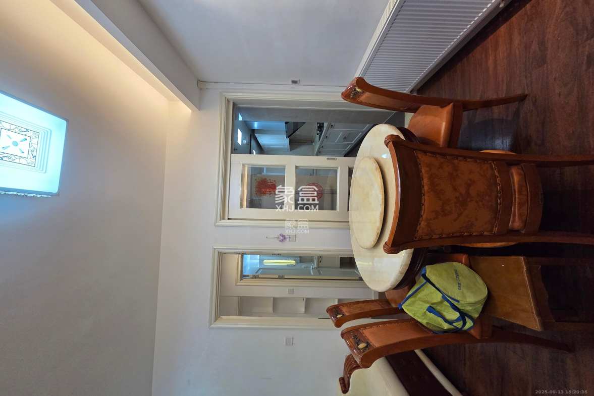 万科里金域国际 3室2厅2卫 3500.0元/月 万科里金域国际 3室2厅2卫 3500.0元/月室内图