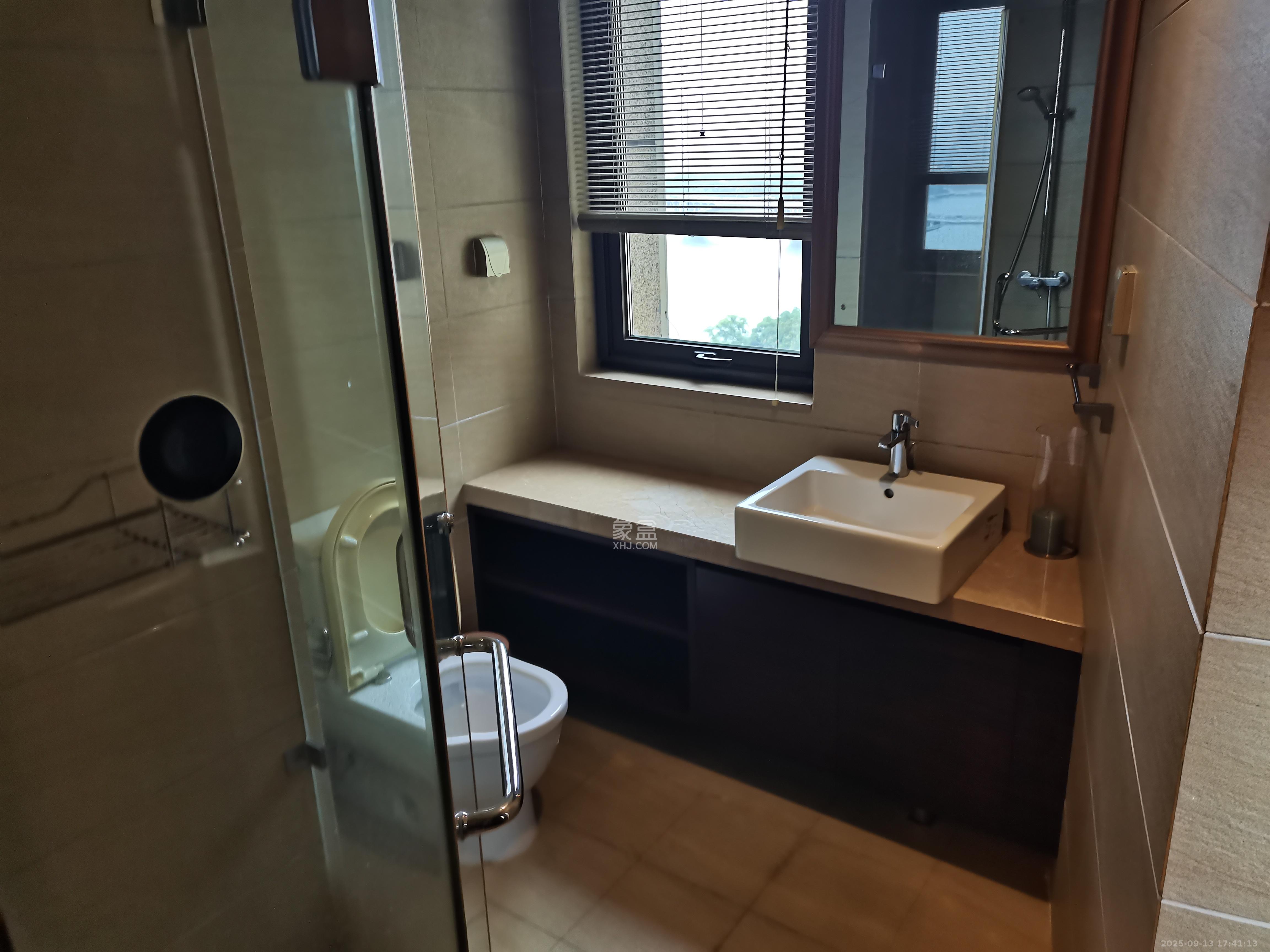 华远华中心 5室2厅2卫 18000.0元/月 华远华中心 5室2厅2卫 18000.0元/月室内图