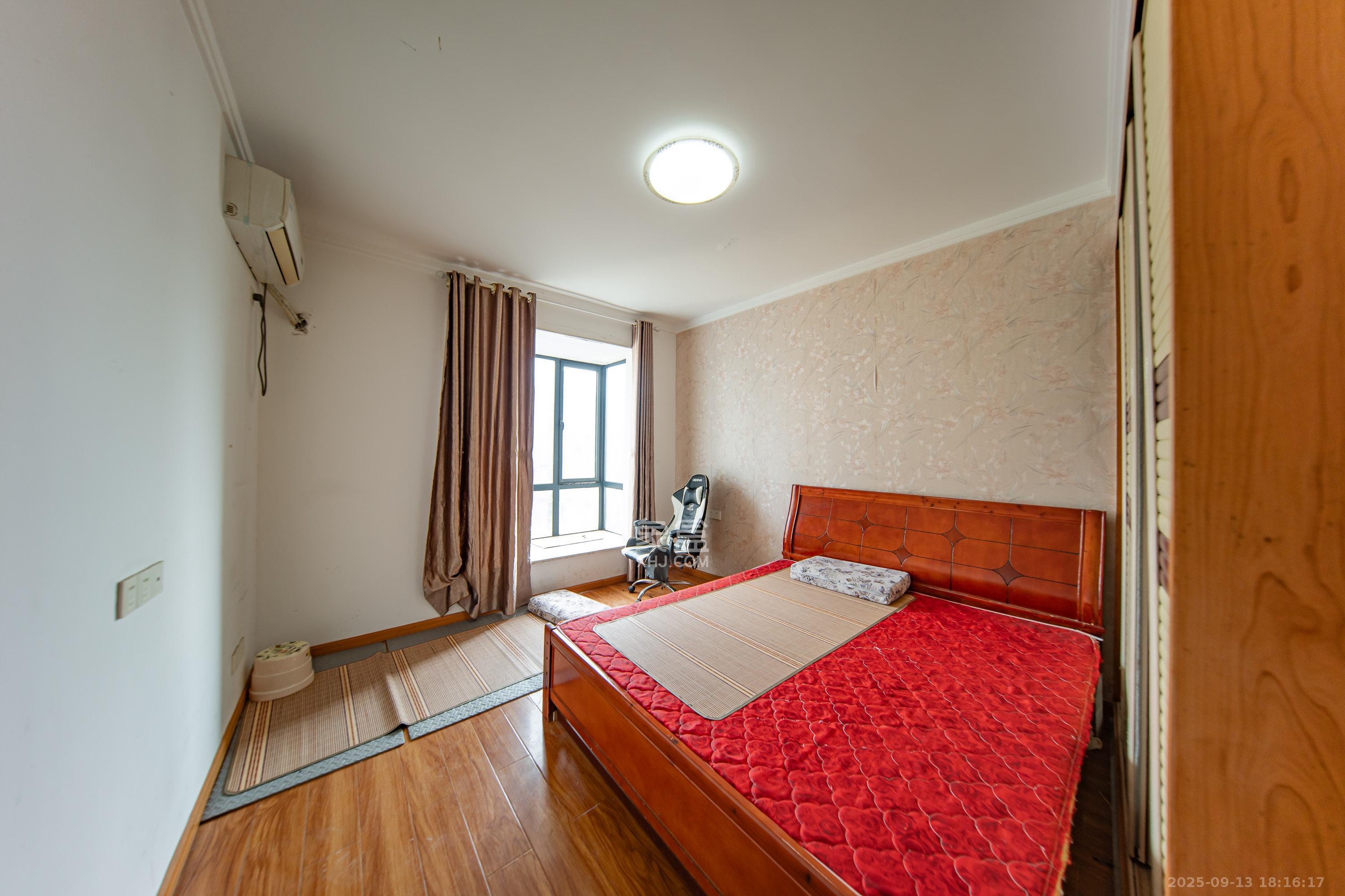 中建麓山和苑 1室2厅1卫 68.0万 中建麓山和苑 1室2厅1卫 68.0万卧室