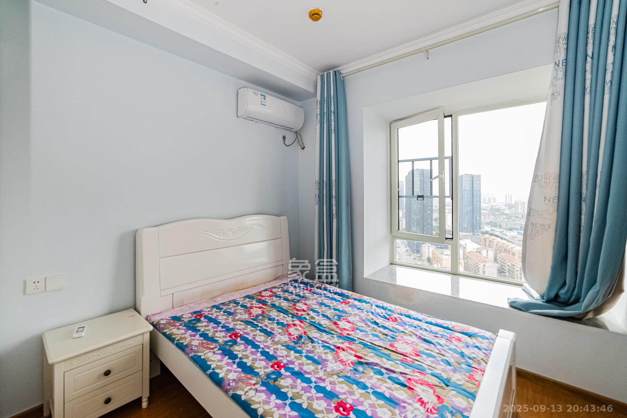 北辰三角洲E7区 3室2厅2卫 170.0万 北辰三角洲E7区 3室2厅2卫 170.0万卧室