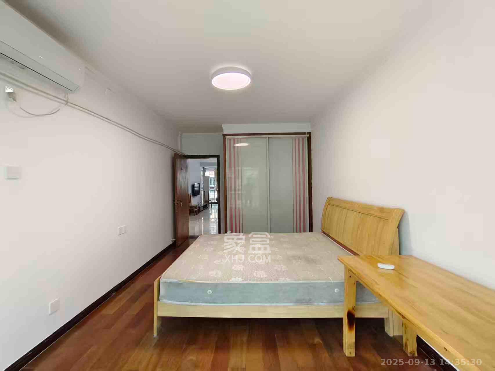 鑫湘佳园 3室2厅1卫 2300.0元/月 鑫湘佳园 3室2厅1卫 2300.0元/月室内图