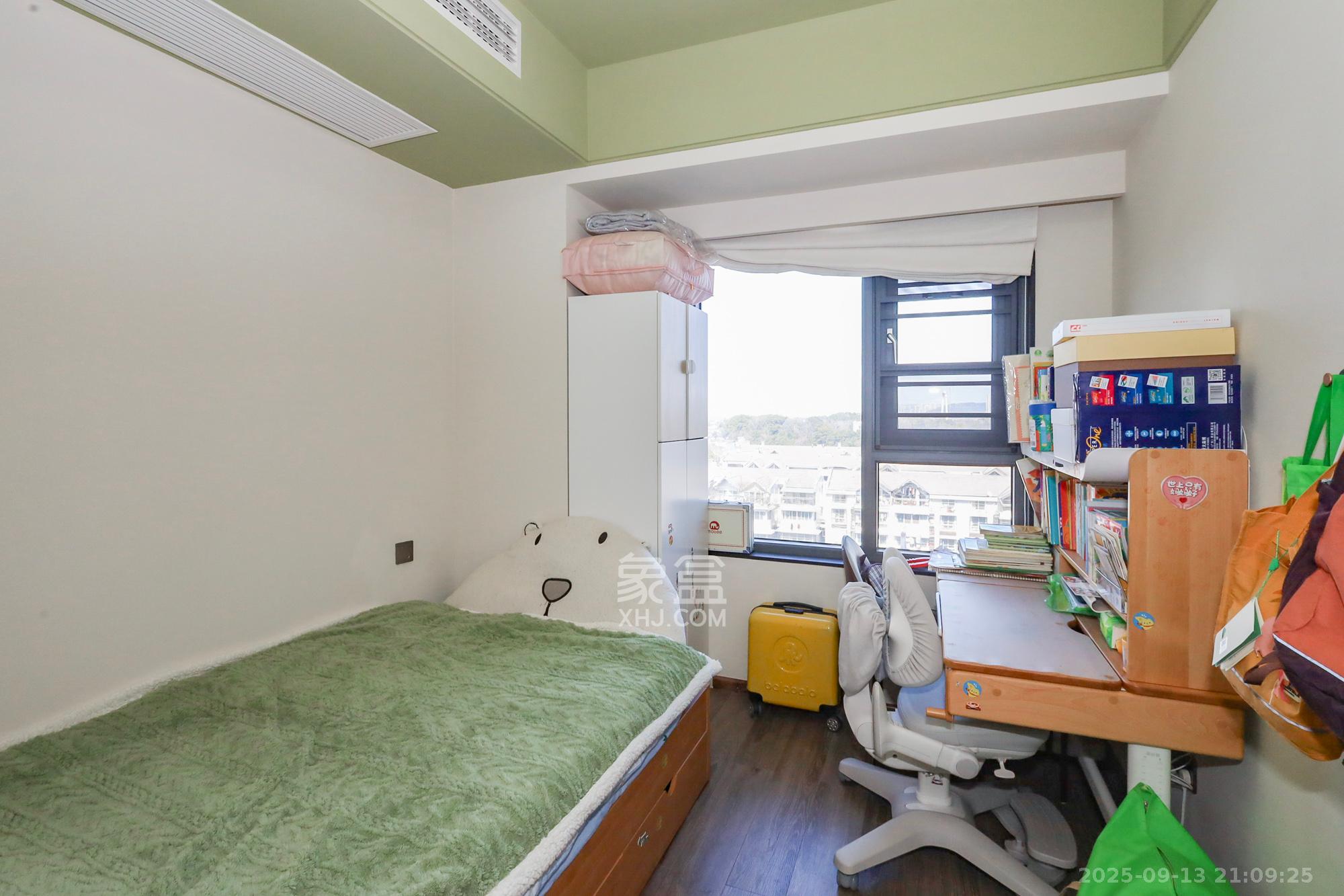 金茂建发泊悦  4室2厅2卫    199.0万卧室