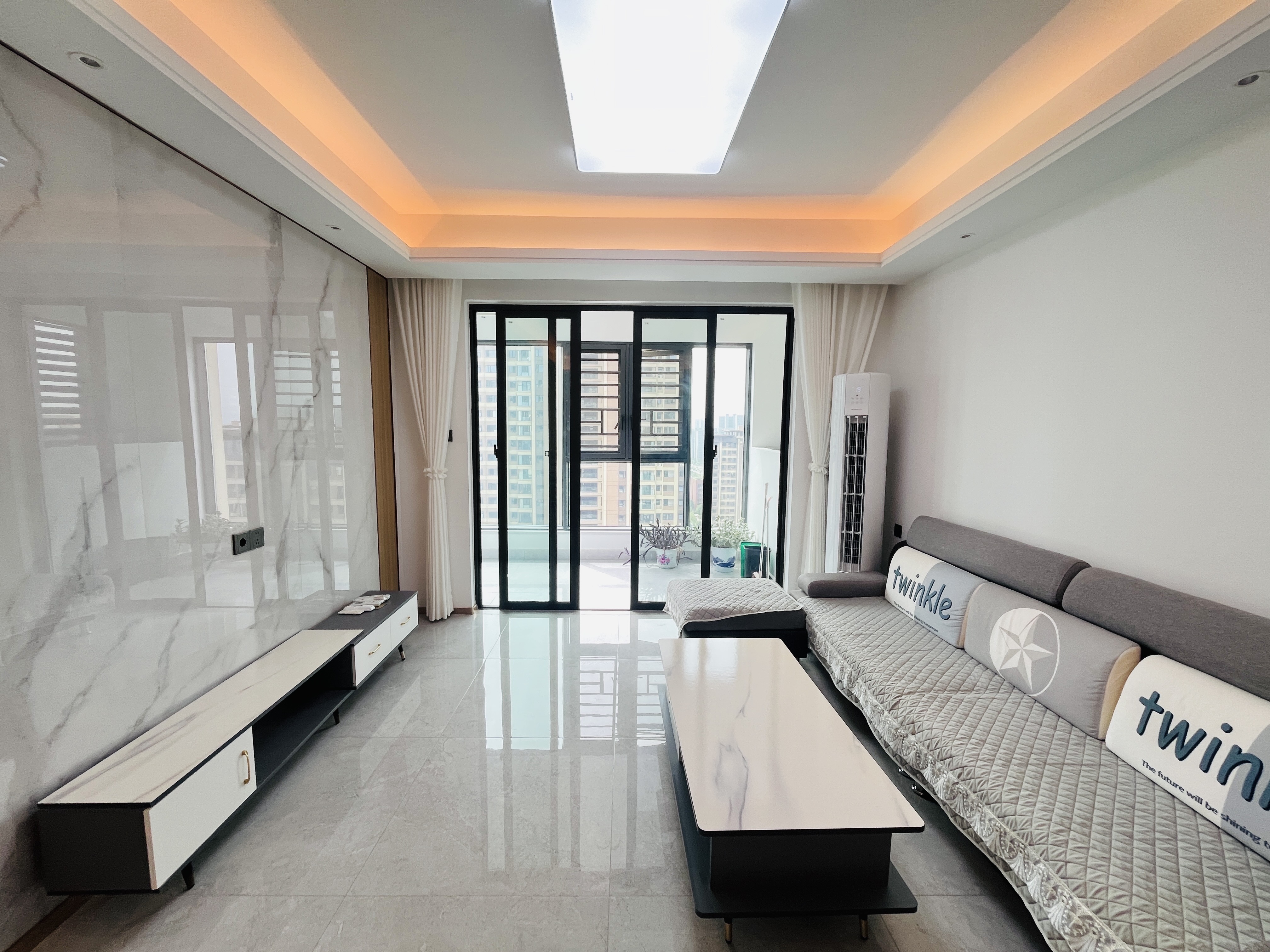 汉唐世家二期 3室2厅2卫 2300.0元/月 汉唐世家二期 3室2厅2卫 2300.0元/月户型图