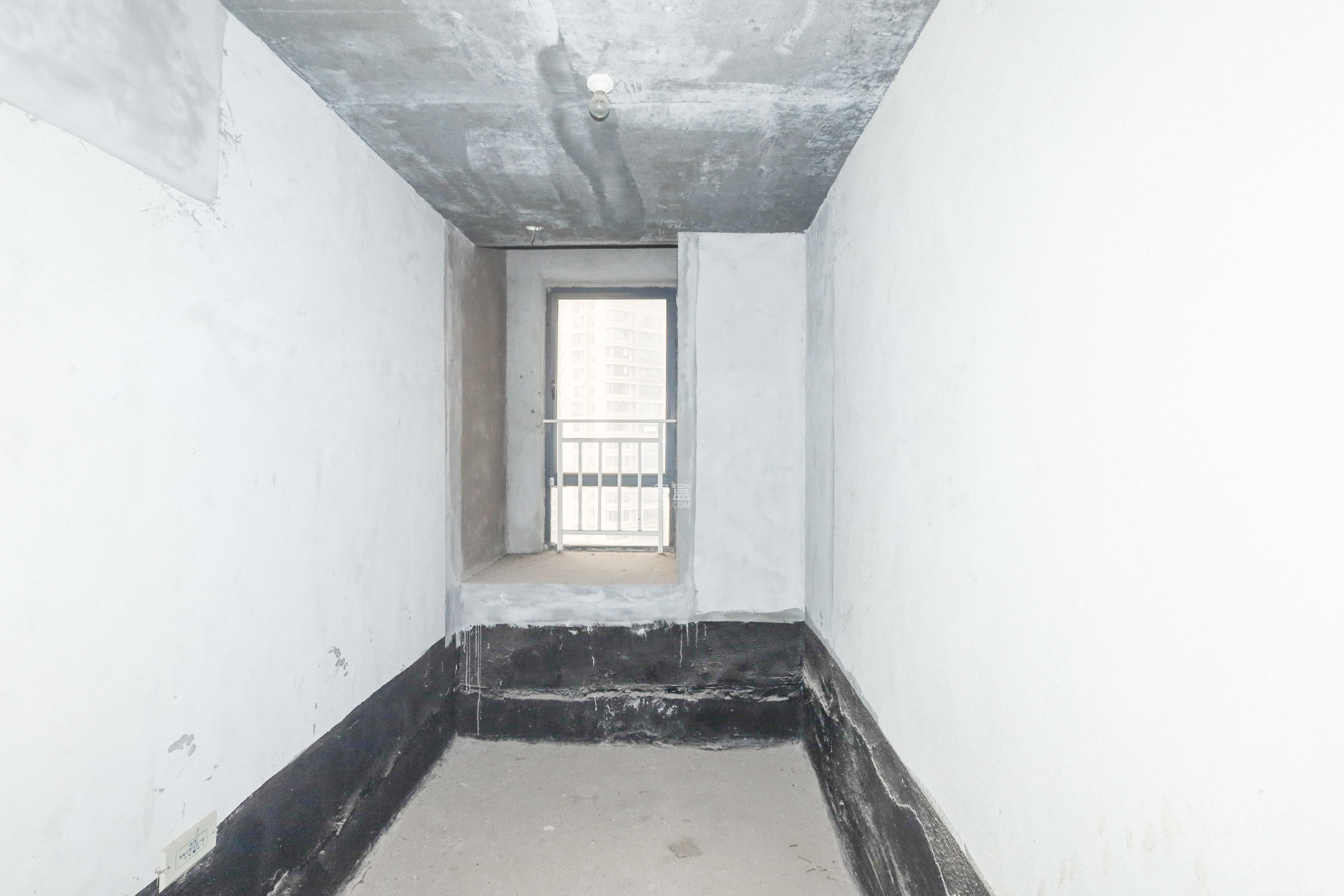 保利麓谷林语C区 3室2厅2卫 130.0万 保利麓谷林语C区 3室2厅2卫 130.0万卫生间