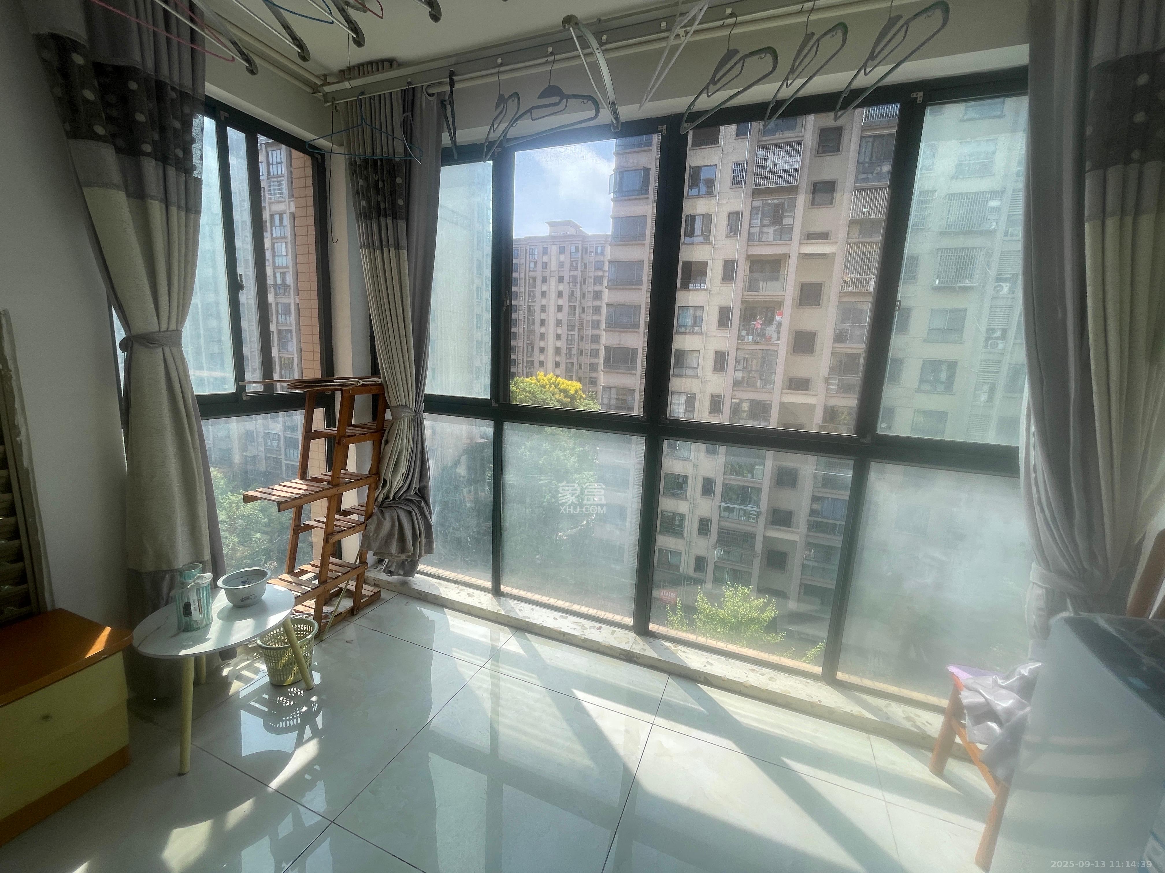 保利花园  2室2厅1卫    2000.0元/月 保利花园  2室2厅1卫    2000.0元/月室内图