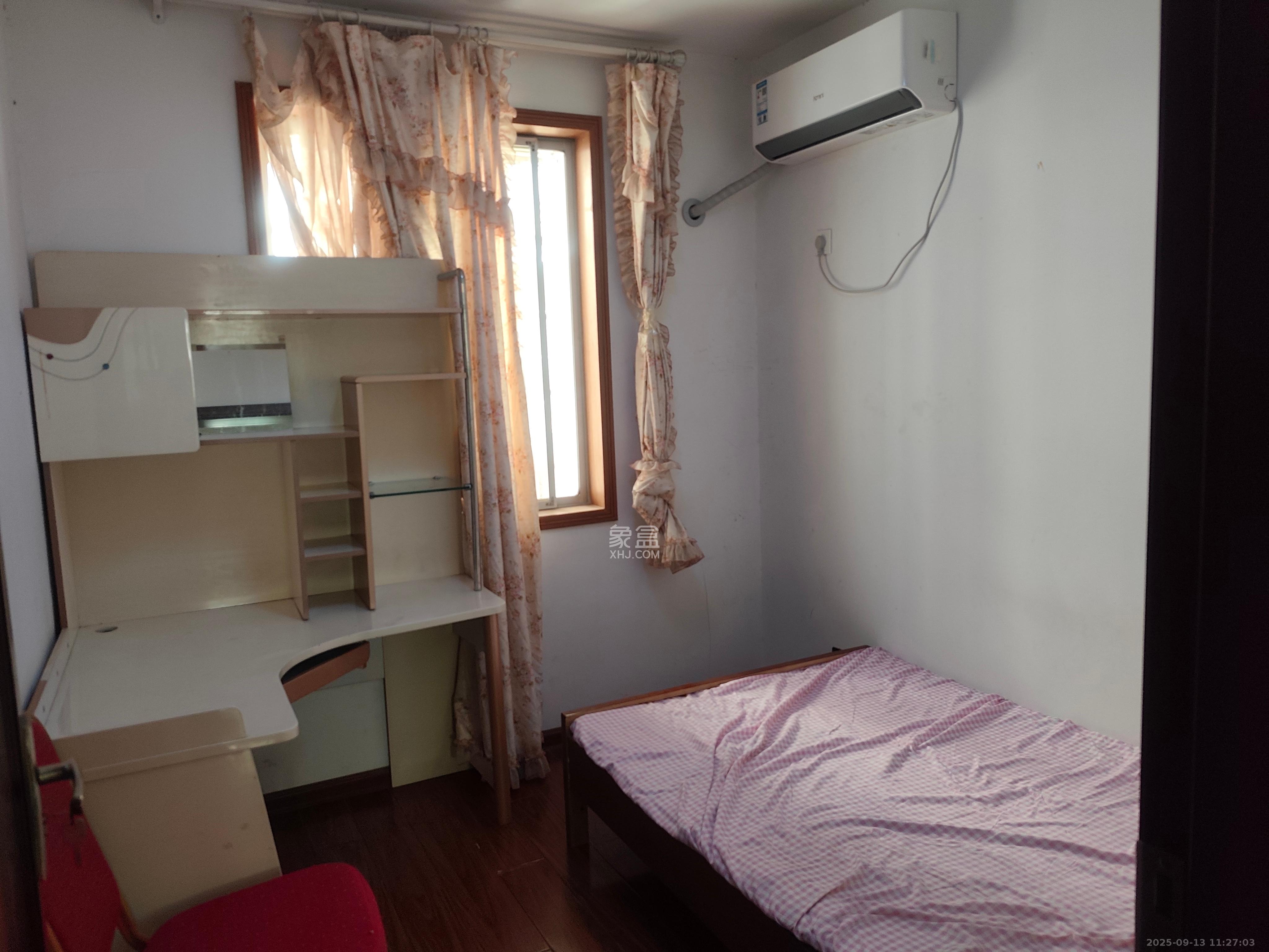 佳园星城  1室2厅1卫    1700.0元/月室内图