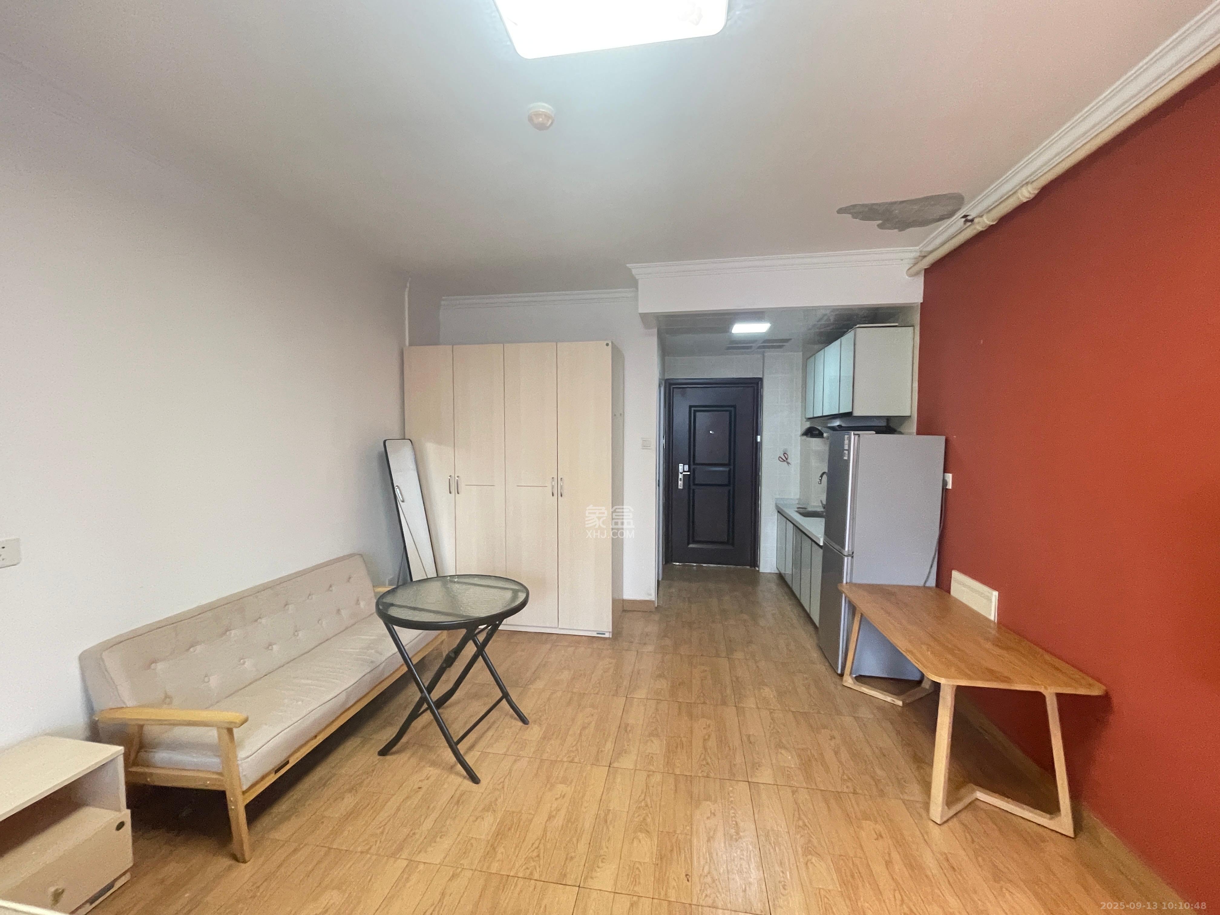 天鸿天府(天鸿中央大院) 1室1厅1卫 1400.0元/月 天鸿天府(天鸿中央大院) 1室1厅1卫 1400.0元/月室内图