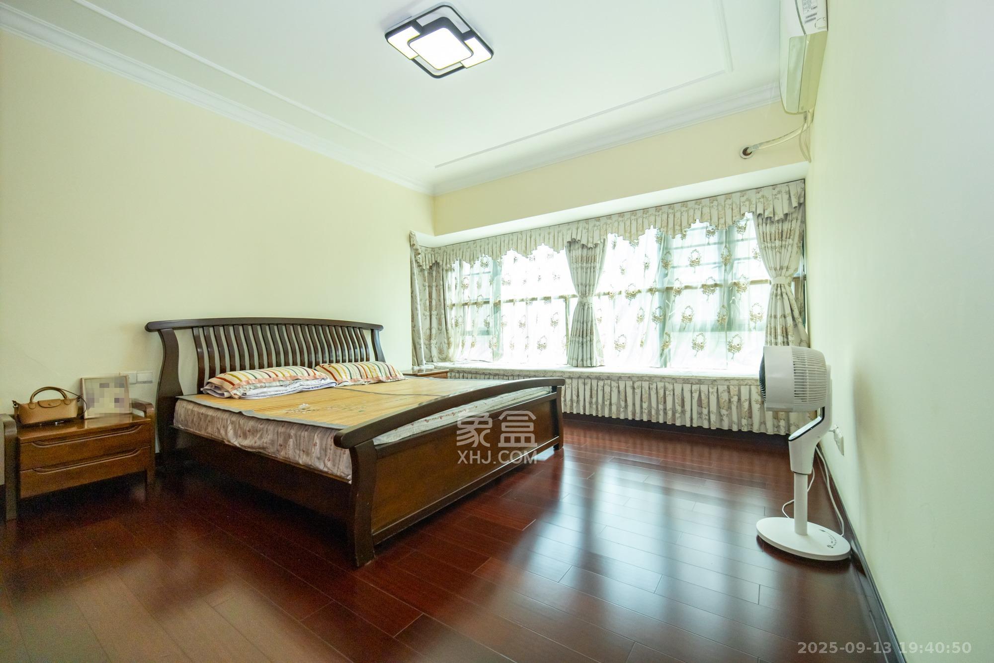 恒大雅苑  3室2厅2卫    125.0万卧室